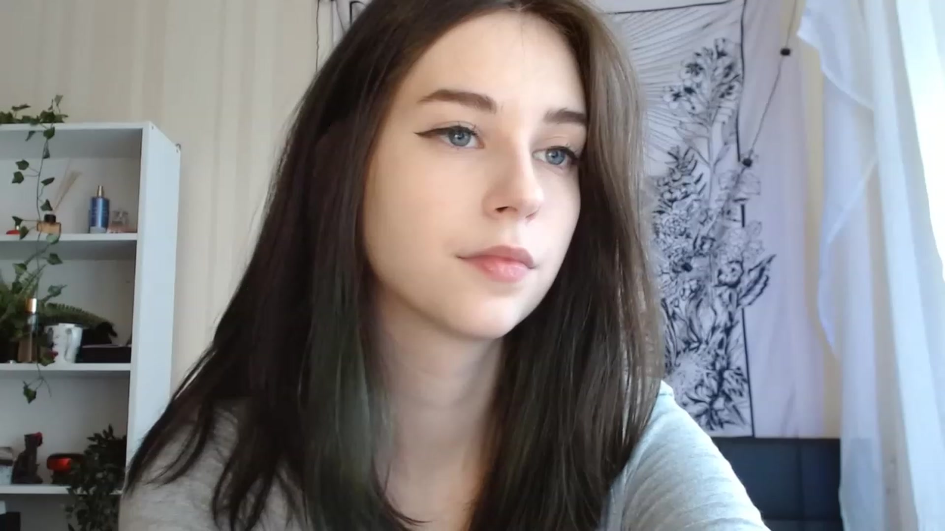 Gallery image thumbnail from ElsieF_'s myfreecams stream on, 06/22/2023, 08:56 image 15 of 20