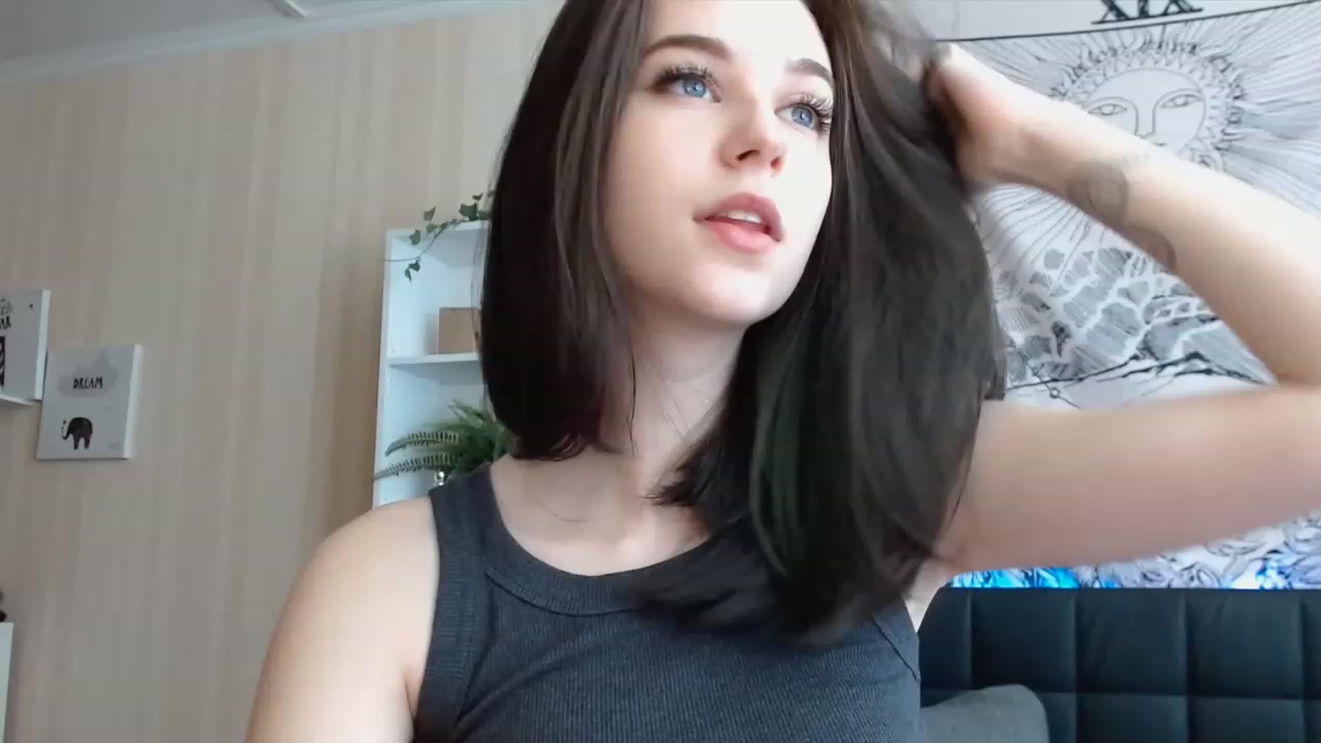 Gallery image thumbnail from ElsieF_'s myfreecams stream on, 06/29/2023, 07:42 image 10 of 20
