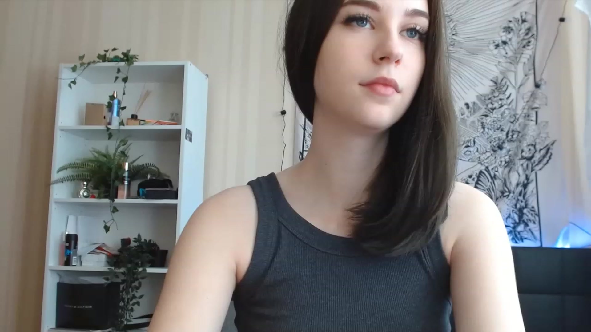 Gallery image thumbnail from ElsieF_'s myfreecams stream on, 06/29/2023, 07:42 image 3 of 20