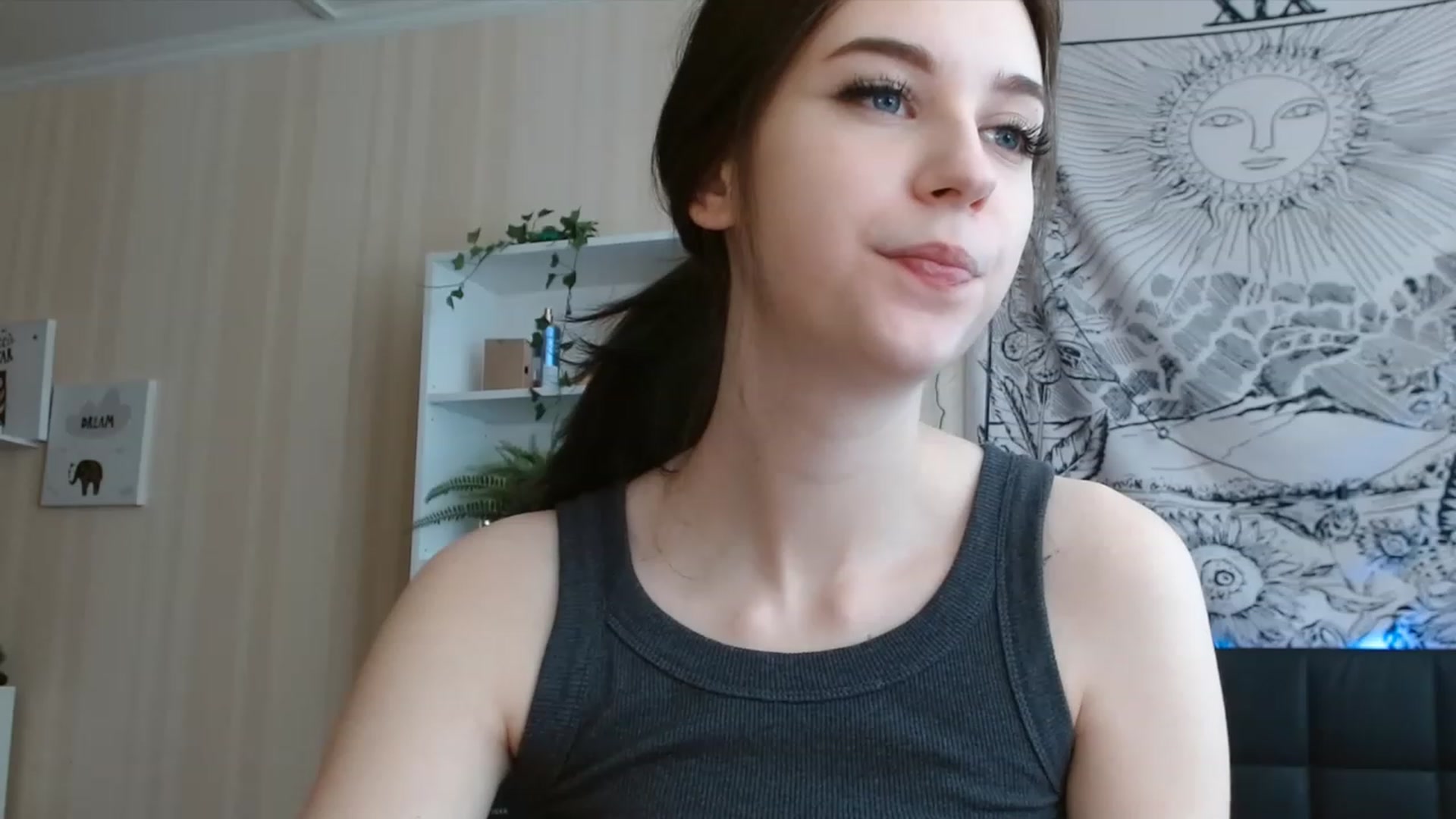 Gallery image thumbnail from ElsieF_'s myfreecams stream on, 06/29/2023, 07:42 image 11 of 20