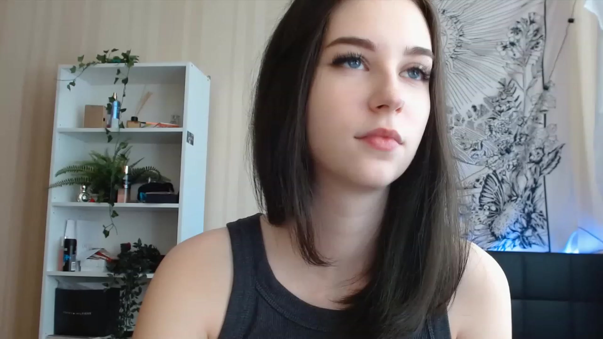Gallery image thumbnail from ElsieF_'s myfreecams stream on, 06/29/2023, 07:42 image 5 of 20