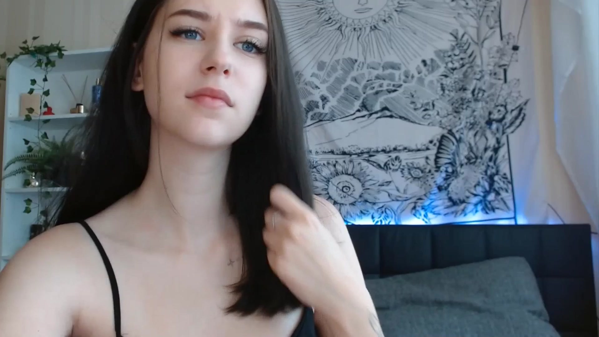 Gallery image thumbnail from ElsieF_'s myfreecams stream on, 07/09/2023, 06:30 image 10 of 20
