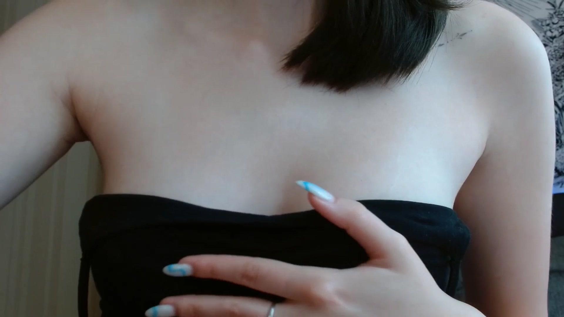 Gallery image thumbnail from ElsieF_'s myfreecams stream on, 07/09/2023, 08:05 image 5 of 20