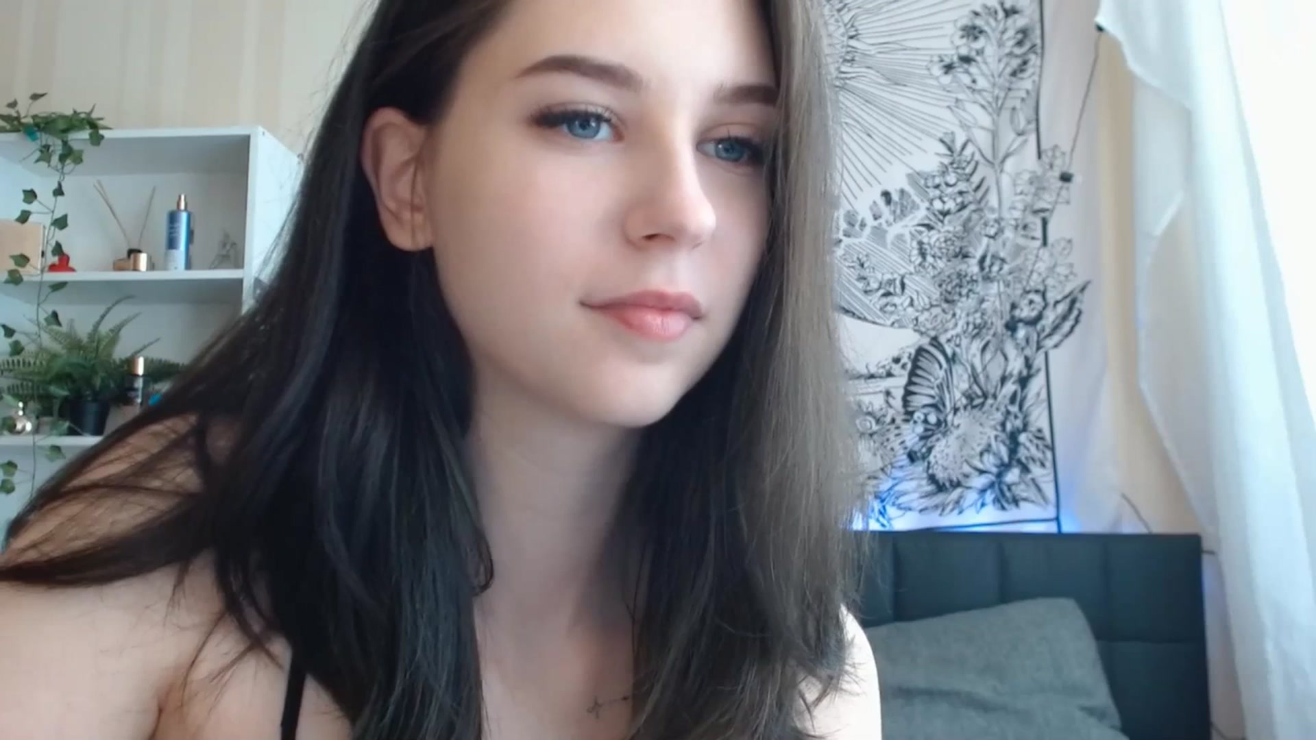Gallery image thumbnail from ElsieF_'s myfreecams stream on, 07/09/2023, 08:05 image 20 of 20