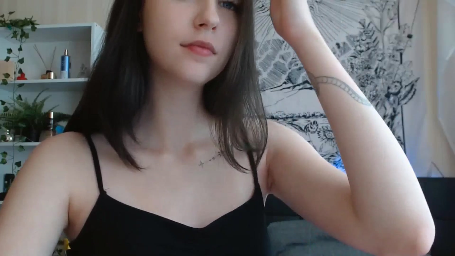 Gallery image thumbnail from ElsieF_'s myfreecams stream on, 07/09/2023, 08:05 image 7 of 20