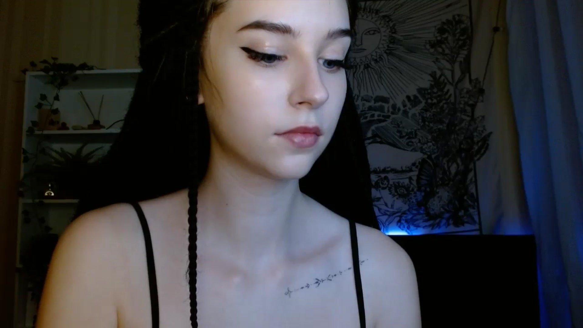 Gallery image thumbnail from ElsieF_'s myfreecams stream on, 07/25/2023, 20:14 image 11 of 20