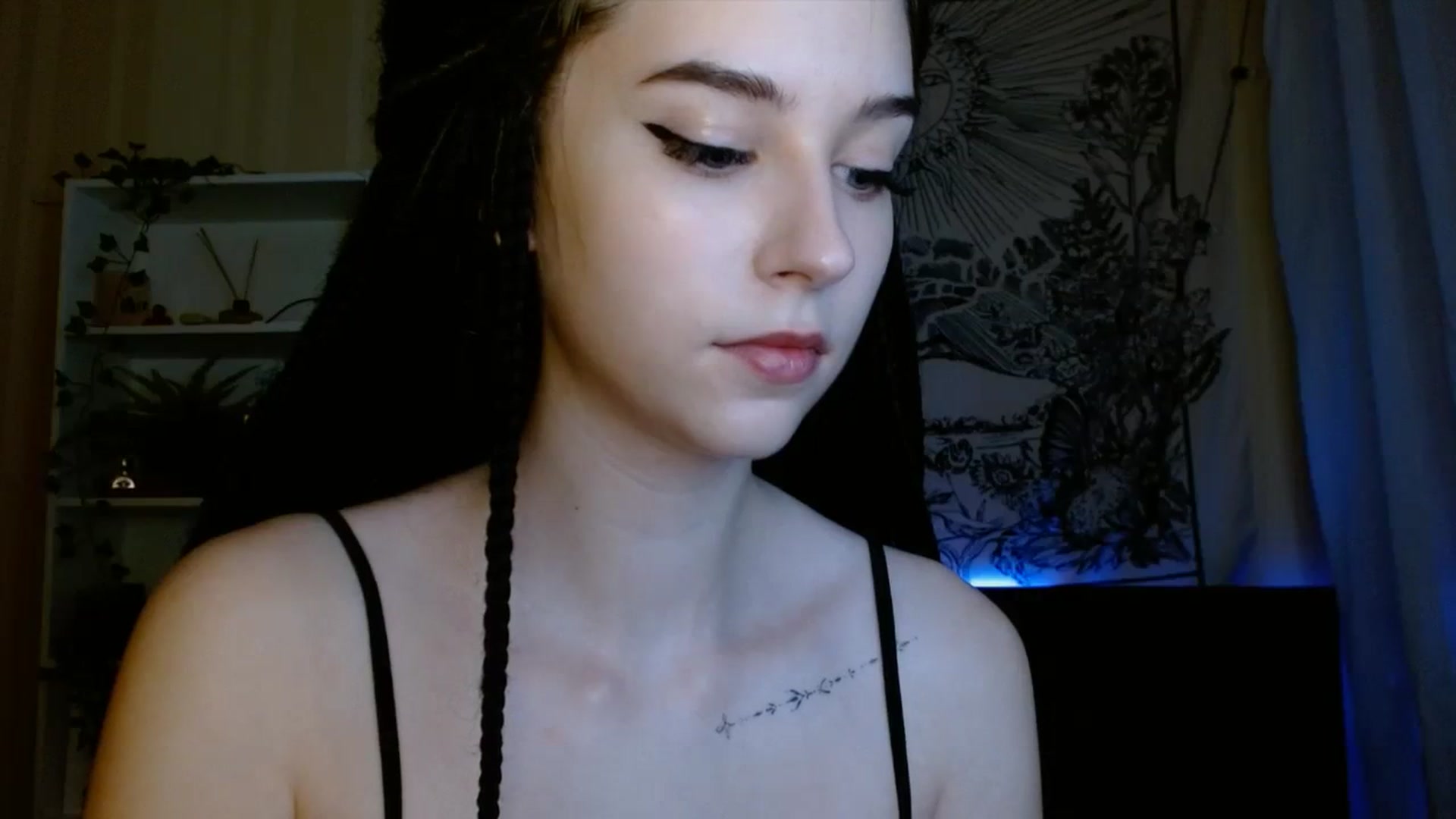 Gallery image thumbnail from ElsieF_'s myfreecams stream on, 07/25/2023, 20:14 image 7 of 20