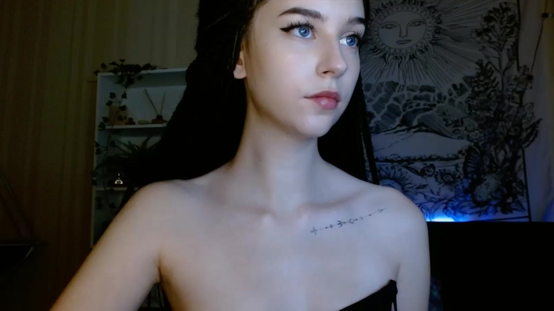 Gallery image thumbnail from ElsieF_'s myfreecams stream on, 07/25/2023, 20:14 image 17 of 20