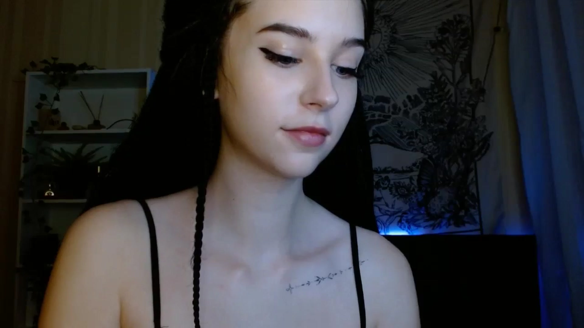 Gallery image thumbnail from ElsieF_'s myfreecams stream on, 07/25/2023, 20:14 image 10 of 20