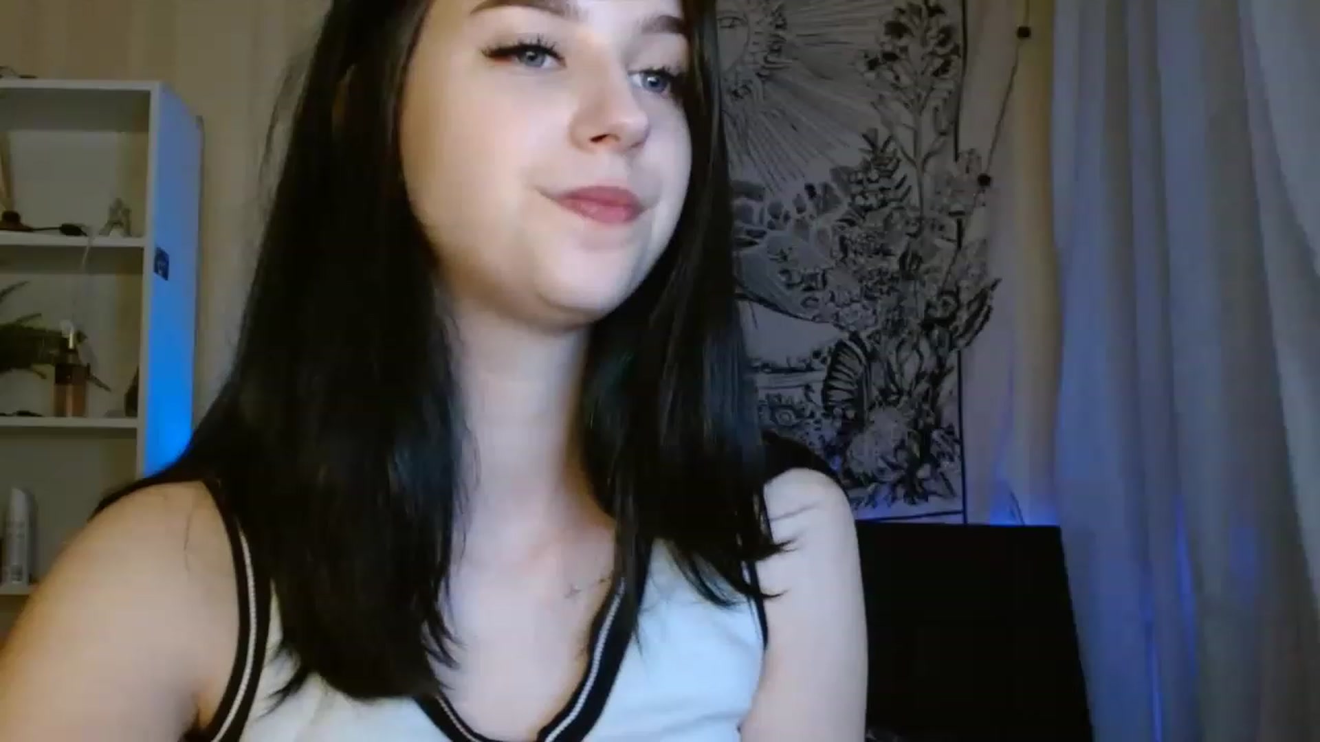 Gallery image thumbnail from ElsieF_'s myfreecams stream on, 08/06/2023, 20:44 image 20 of 20