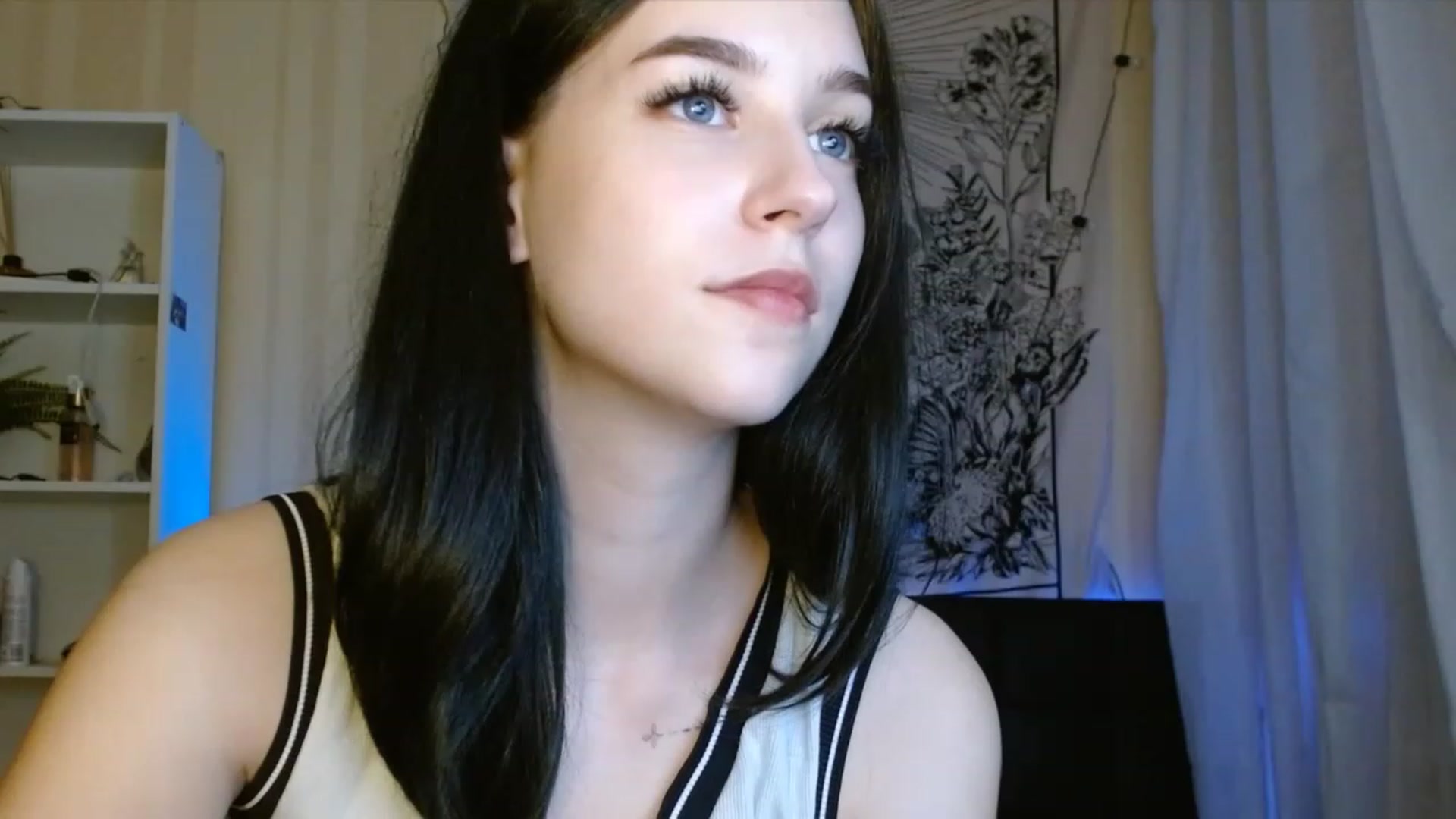 Gallery image thumbnail from ElsieF_'s myfreecams stream on, 08/06/2023, 20:44 image 8 of 20