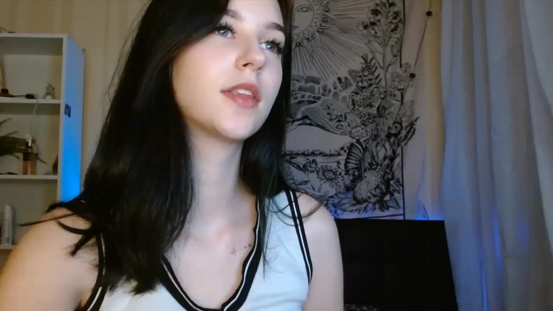 Gallery image thumbnail from ElsieF_'s myfreecams stream on, 08/06/2023, 20:44 image 19 of 20