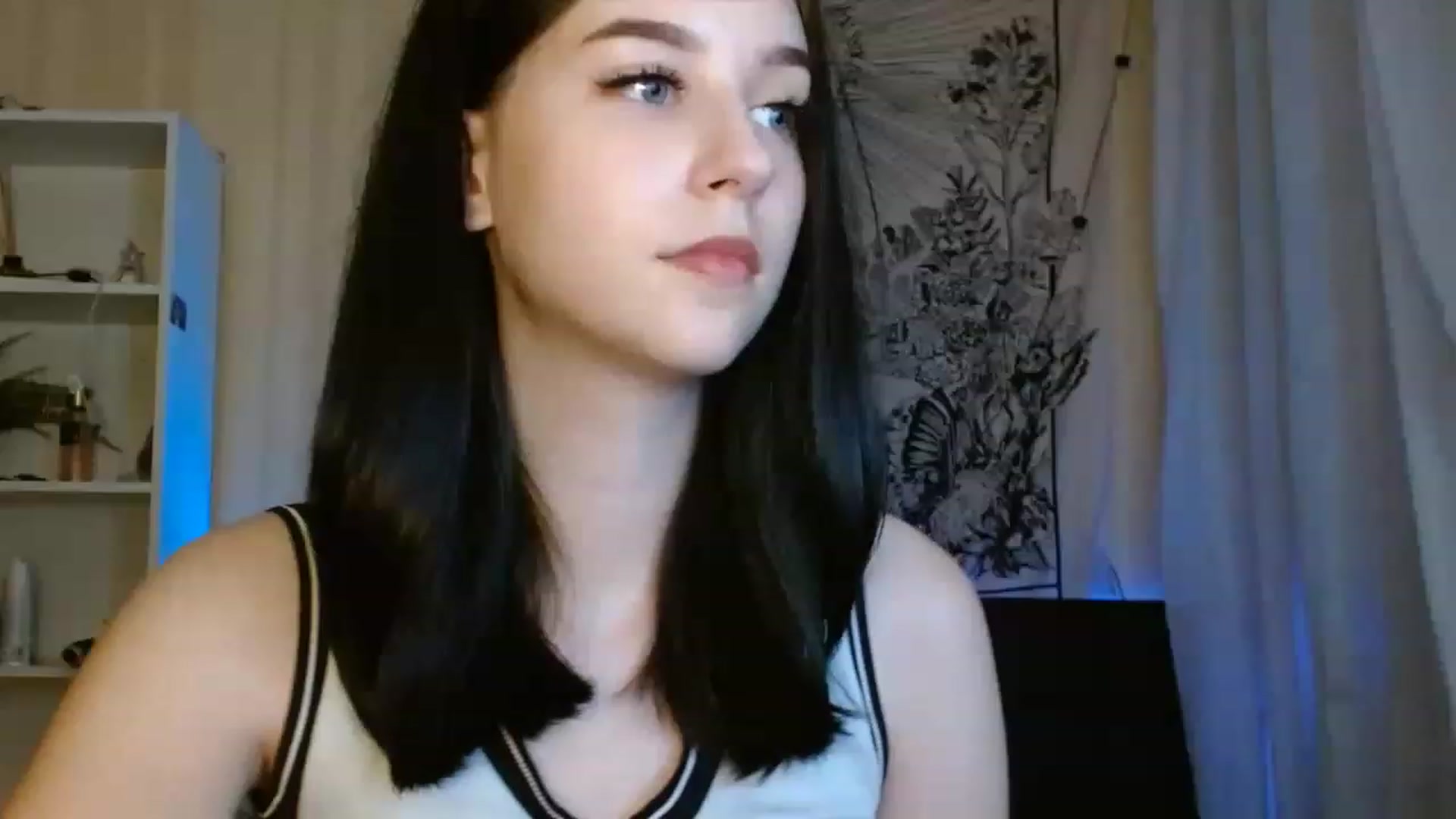 Gallery image thumbnail from ElsieF_'s myfreecams stream on, 08/06/2023, 20:44 image 10 of 20