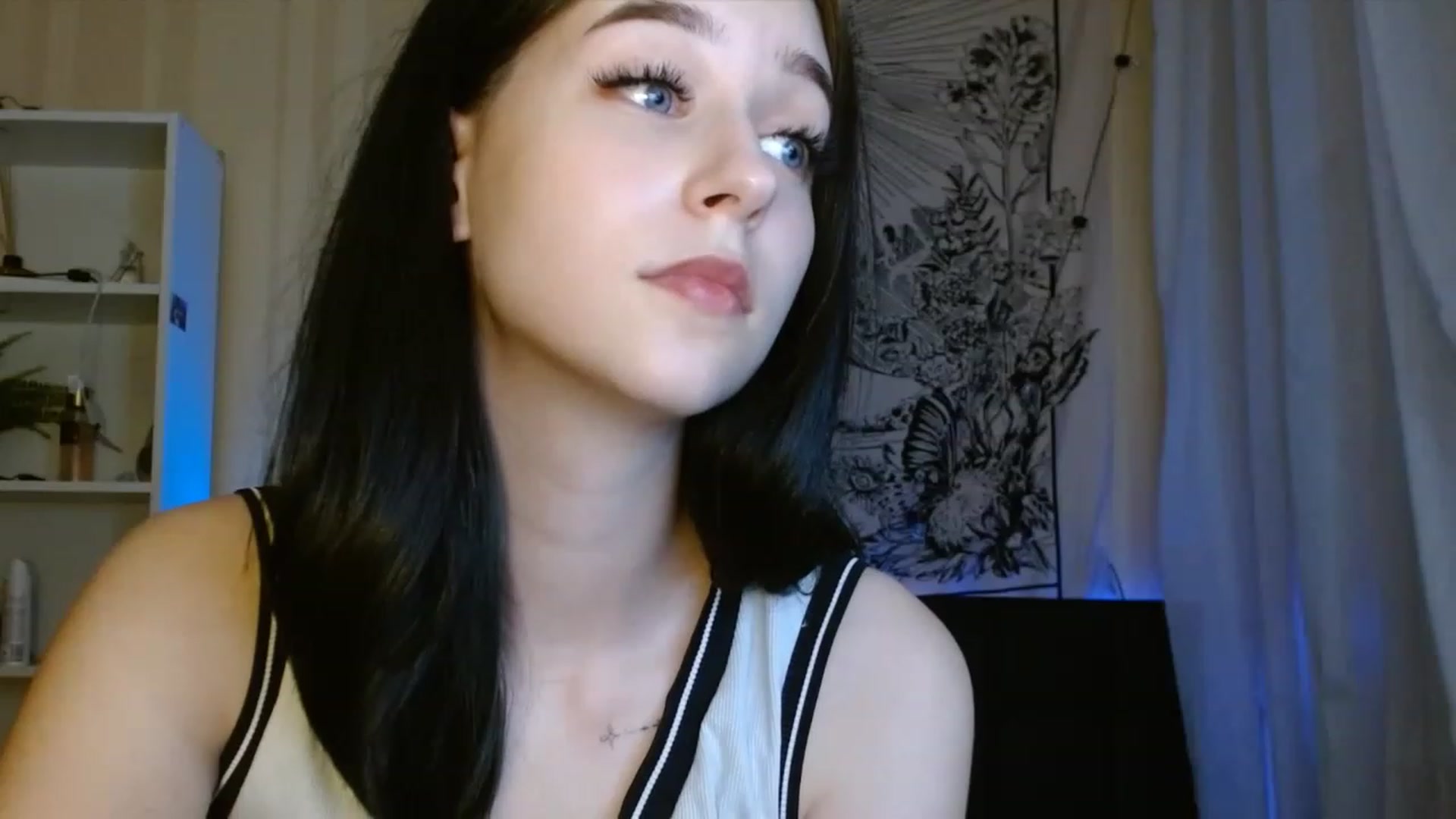 Gallery image thumbnail from ElsieF_'s myfreecams stream on, 08/06/2023, 20:44 image 6 of 20