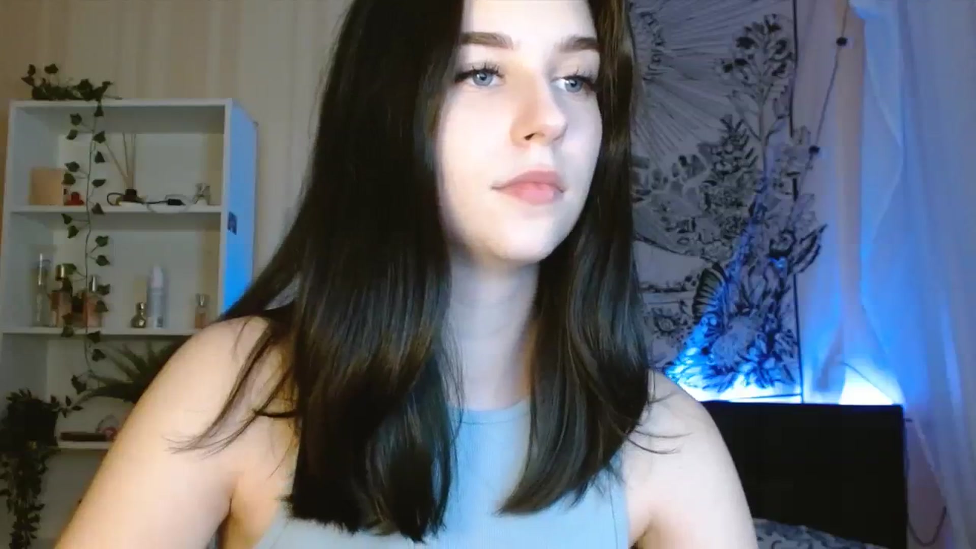 Gallery image thumbnail from ElsieF_'s myfreecams stream on, 08/09/2023, 17:37 image 16 of 20