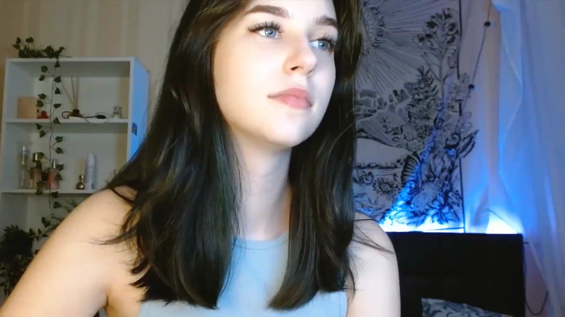Gallery image thumbnail from ElsieF_'s myfreecams stream on, 08/09/2023, 17:37 image 15 of 20