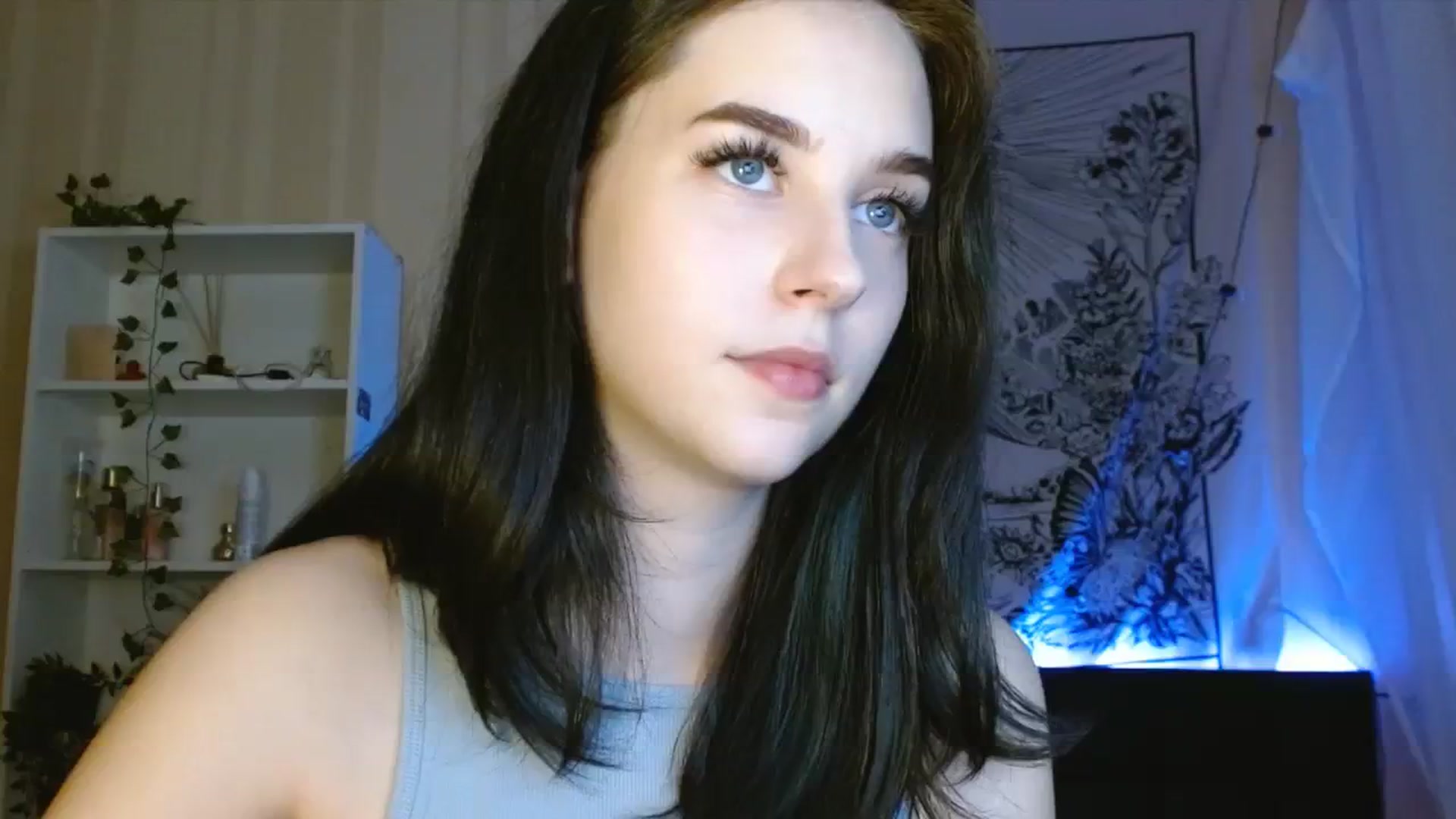 Gallery image thumbnail from ElsieF_'s myfreecams stream on, 08/09/2023, 17:37 image 10 of 20