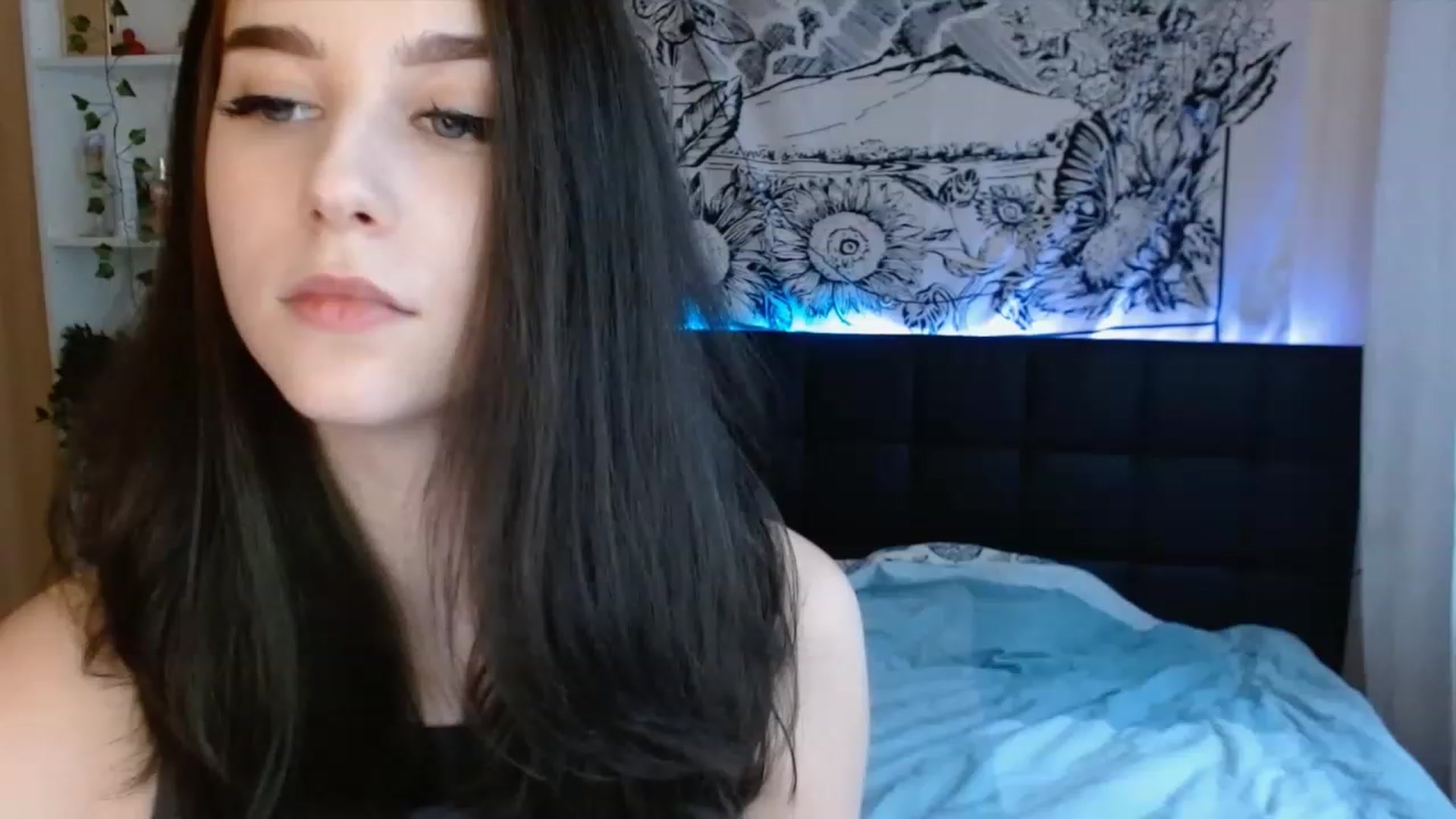 Gallery image thumbnail from ElsieF_'s myfreecams stream on, 08/13/2023, 14:34 image 6 of 20