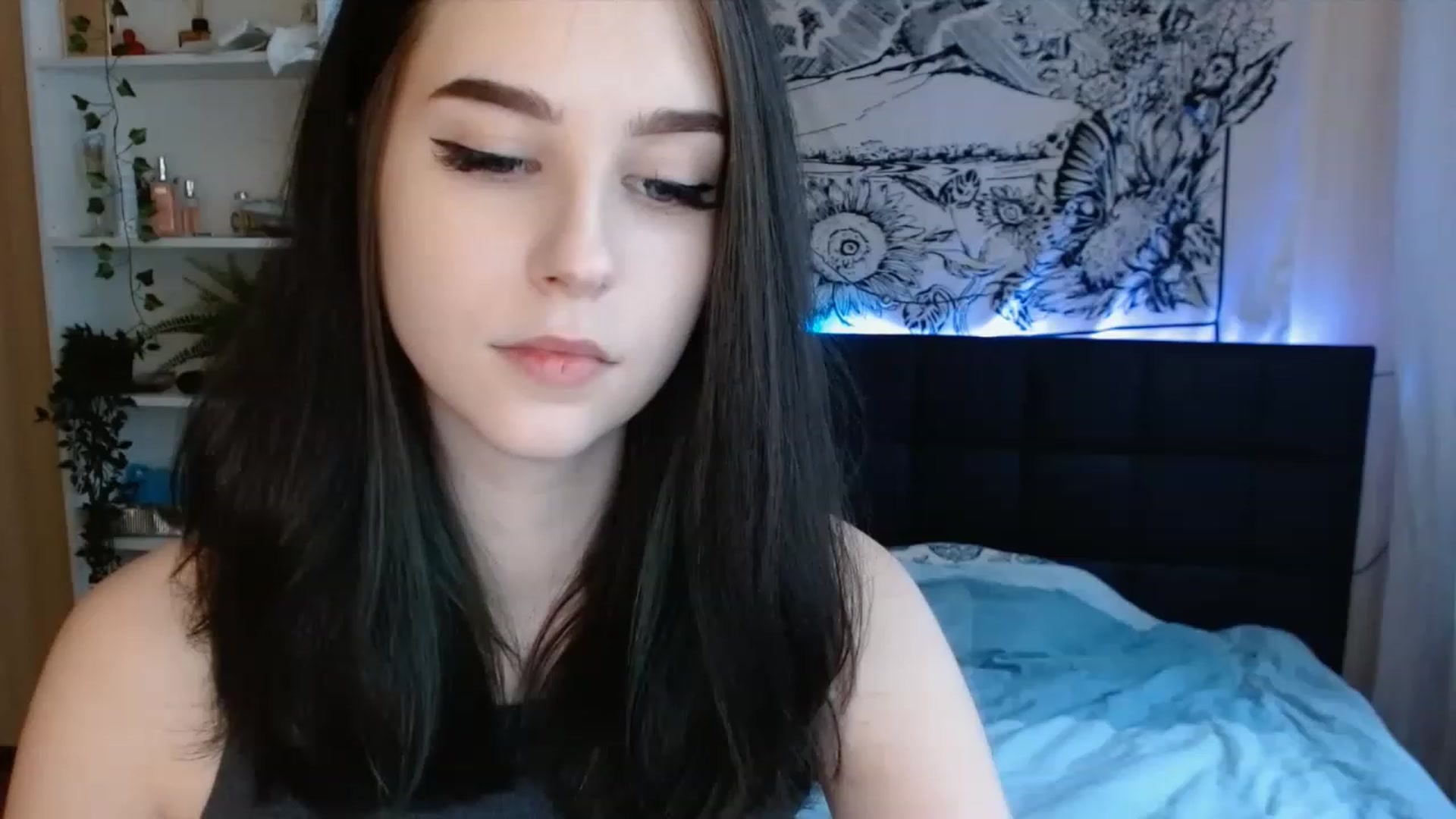 Gallery image thumbnail from ElsieF_'s myfreecams stream on, 08/13/2023, 14:34 image 7 of 20