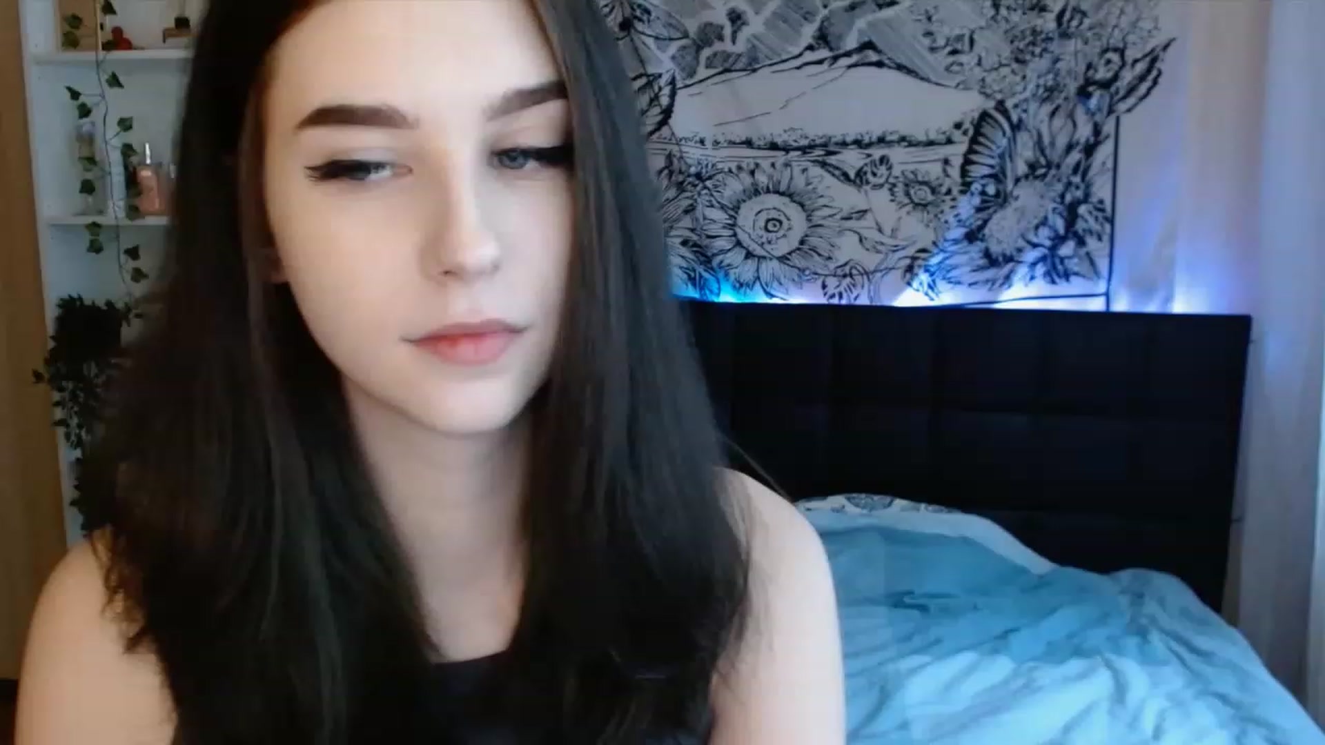 Gallery image thumbnail from ElsieF_'s myfreecams stream on, 08/13/2023, 14:34 image 10 of 20