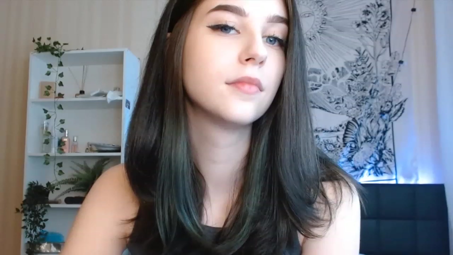 Gallery image thumbnail from ElsieF_'s myfreecams stream on, 08/13/2023, 15:16 image 3 of 20