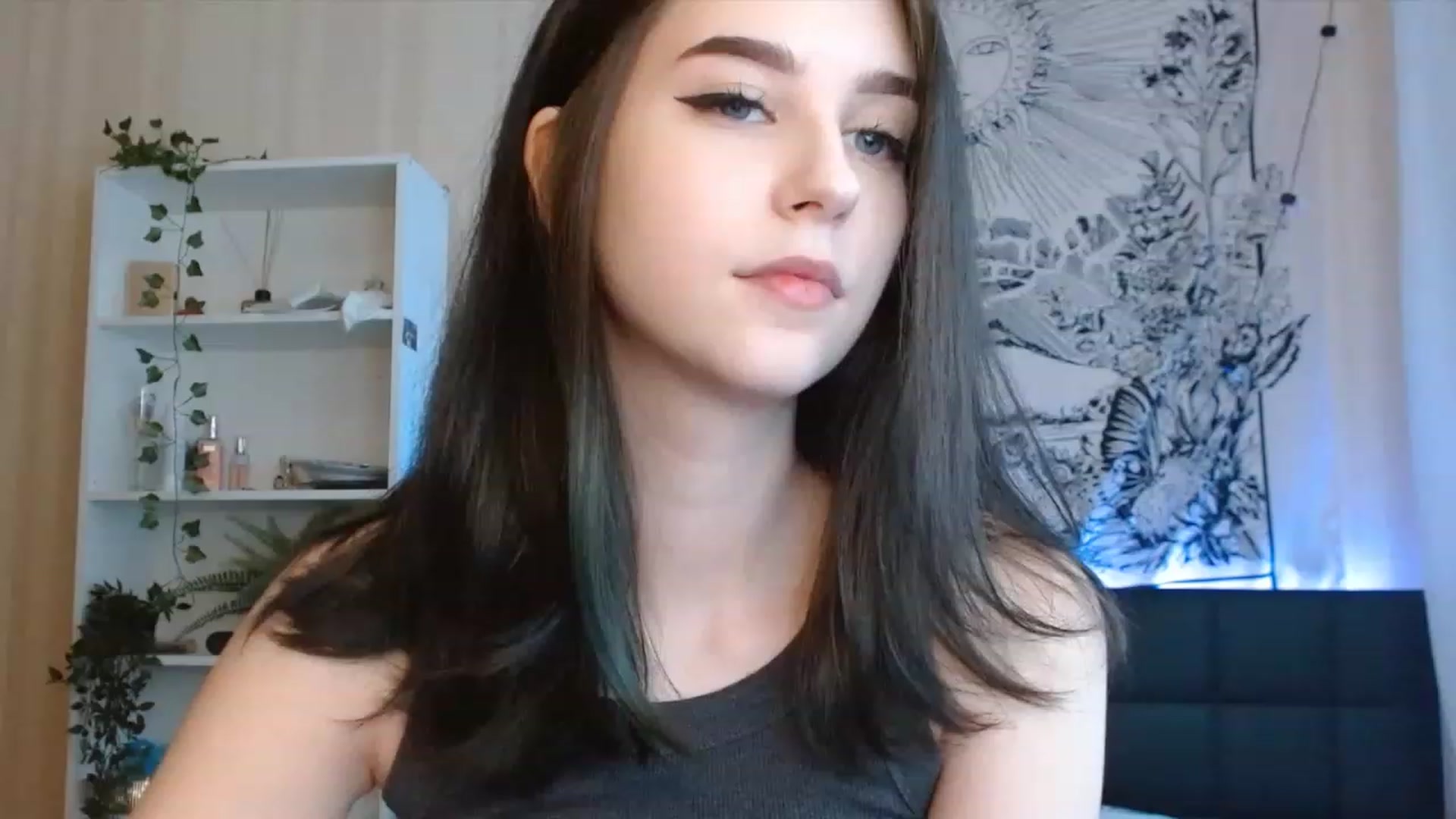 Gallery image thumbnail from ElsieF_'s myfreecams stream on, 08/13/2023, 15:16 image 4 of 20