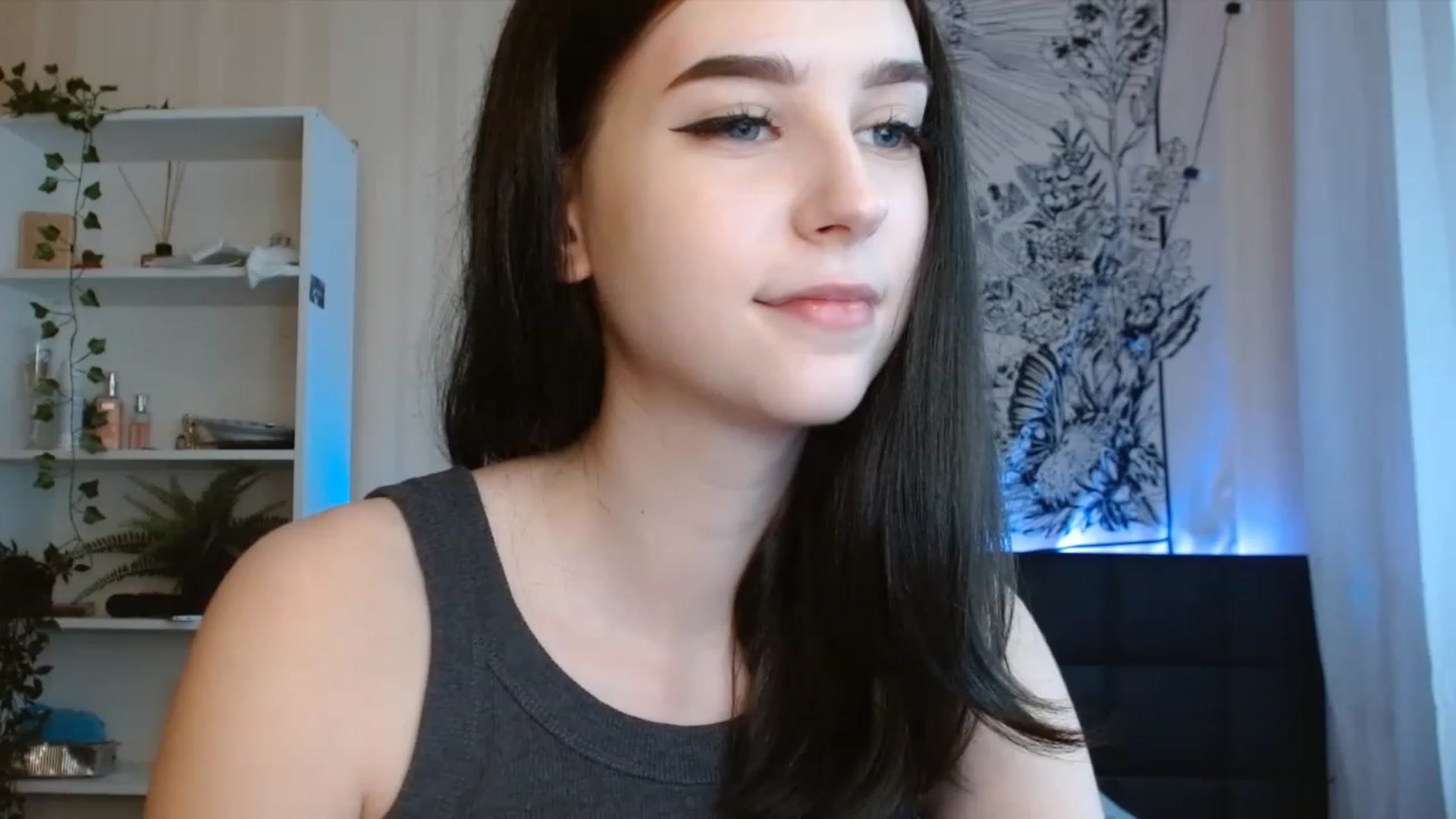 Gallery image thumbnail from ElsieF_'s myfreecams stream on, 08/13/2023, 15:16 image 14 of 20