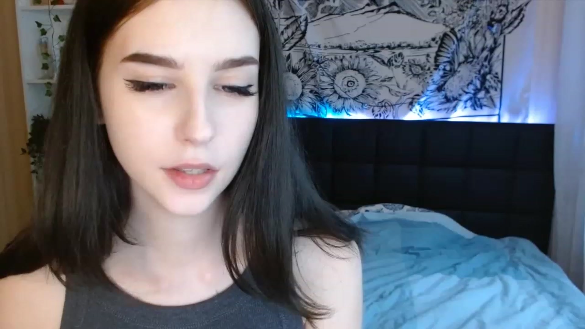 Gallery image thumbnail from ElsieF_'s myfreecams stream on, 08/13/2023, 15:16 image 15 of 20