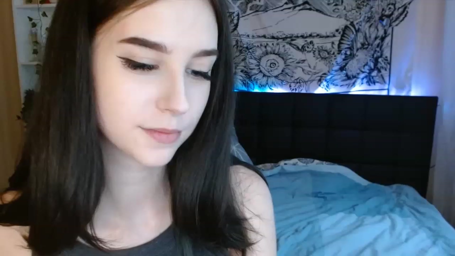 Gallery image thumbnail from ElsieF_'s myfreecams stream on, 08/13/2023, 15:16 image 16 of 20