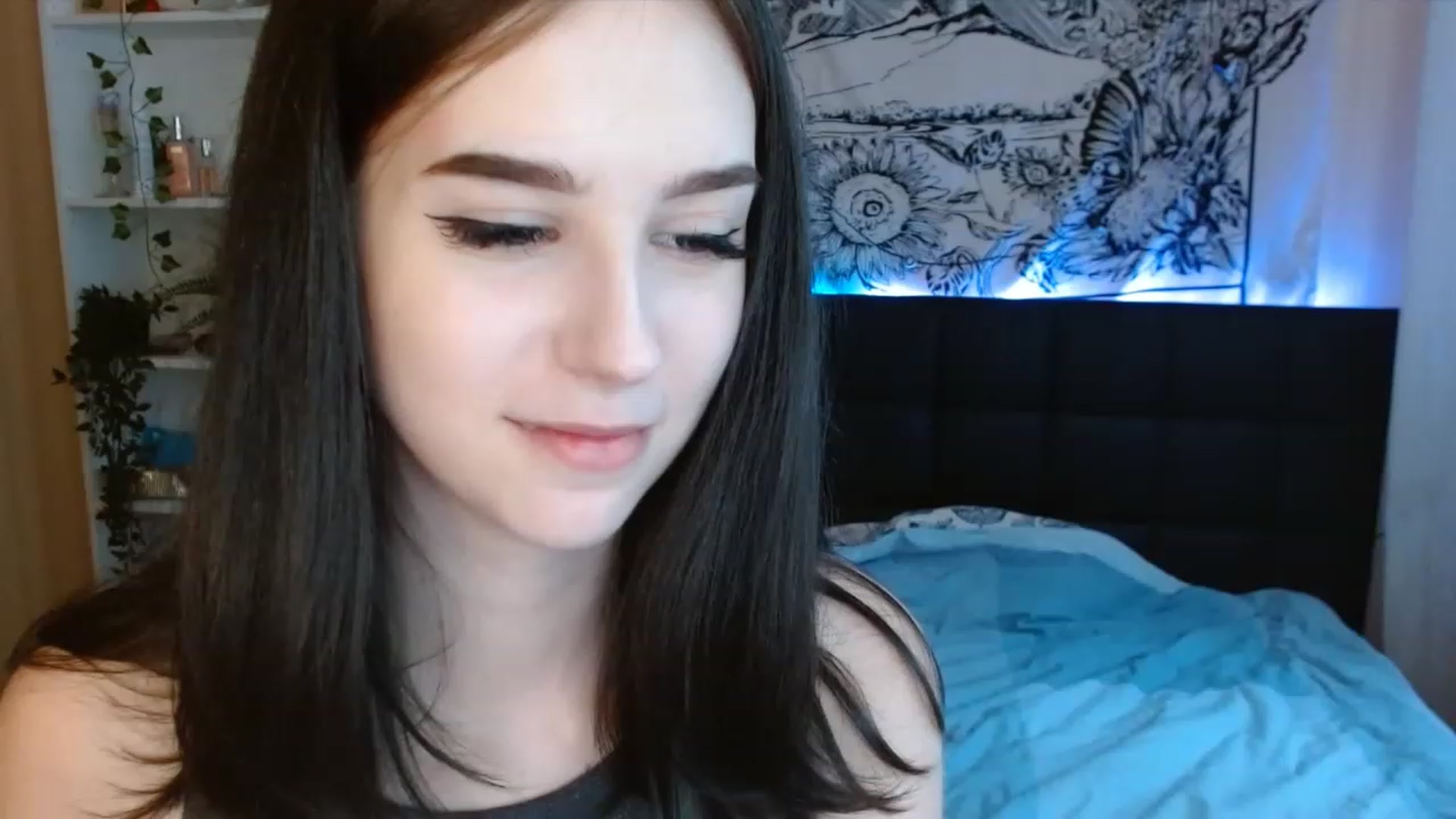 Gallery image thumbnail from ElsieF_'s myfreecams stream on, 08/13/2023, 15:16 image 17 of 20