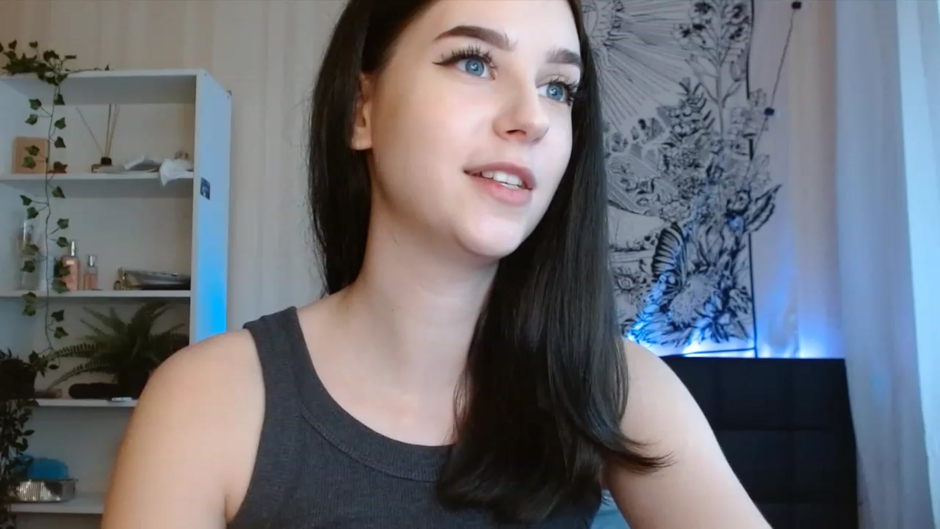 Gallery image thumbnail from ElsieF_'s myfreecams stream on, 08/13/2023, 15:16 image 13 of 20