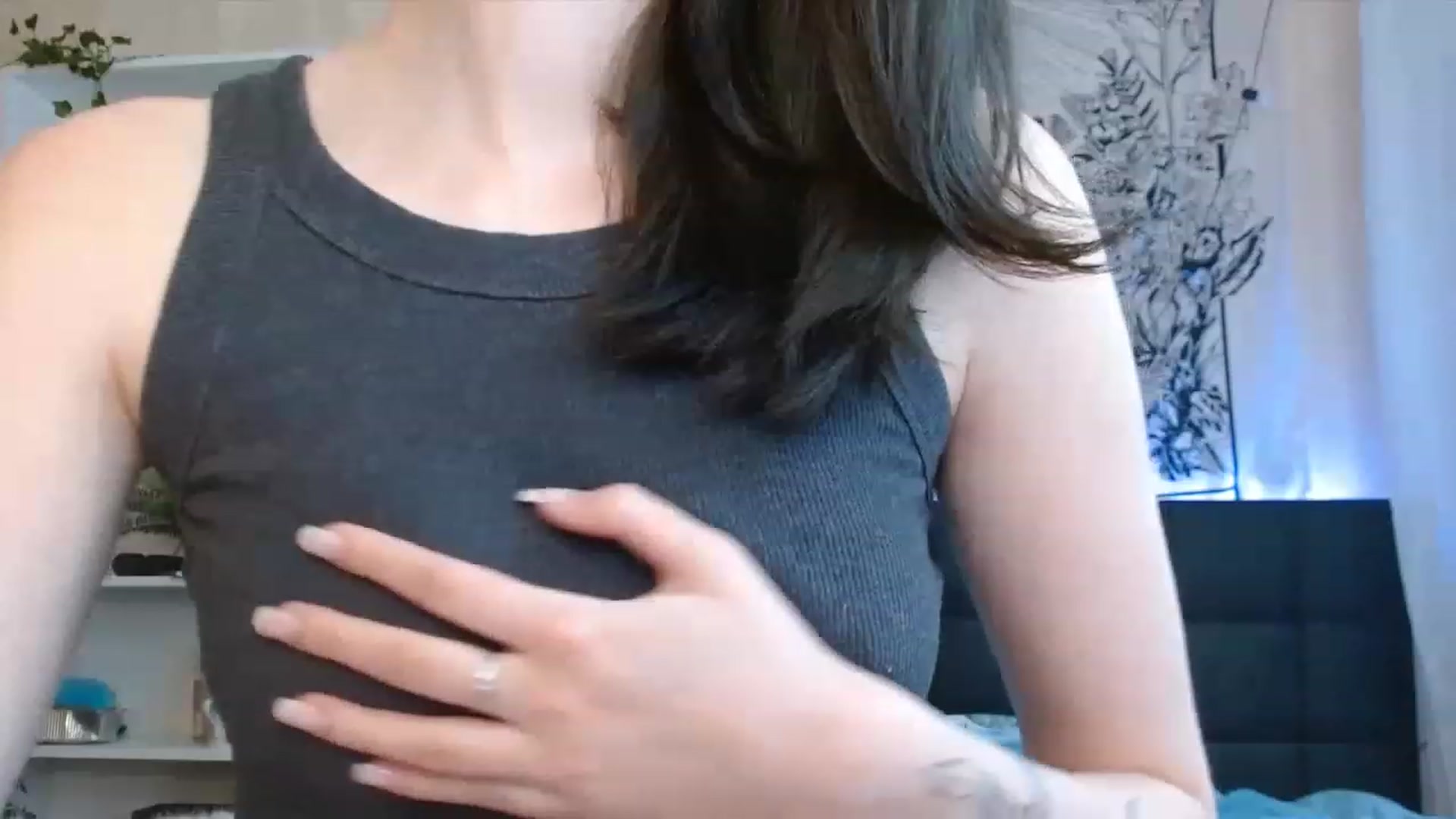 Gallery image thumbnail from ElsieF_'s myfreecams stream on, 08/13/2023, 15:16 image 11 of 20