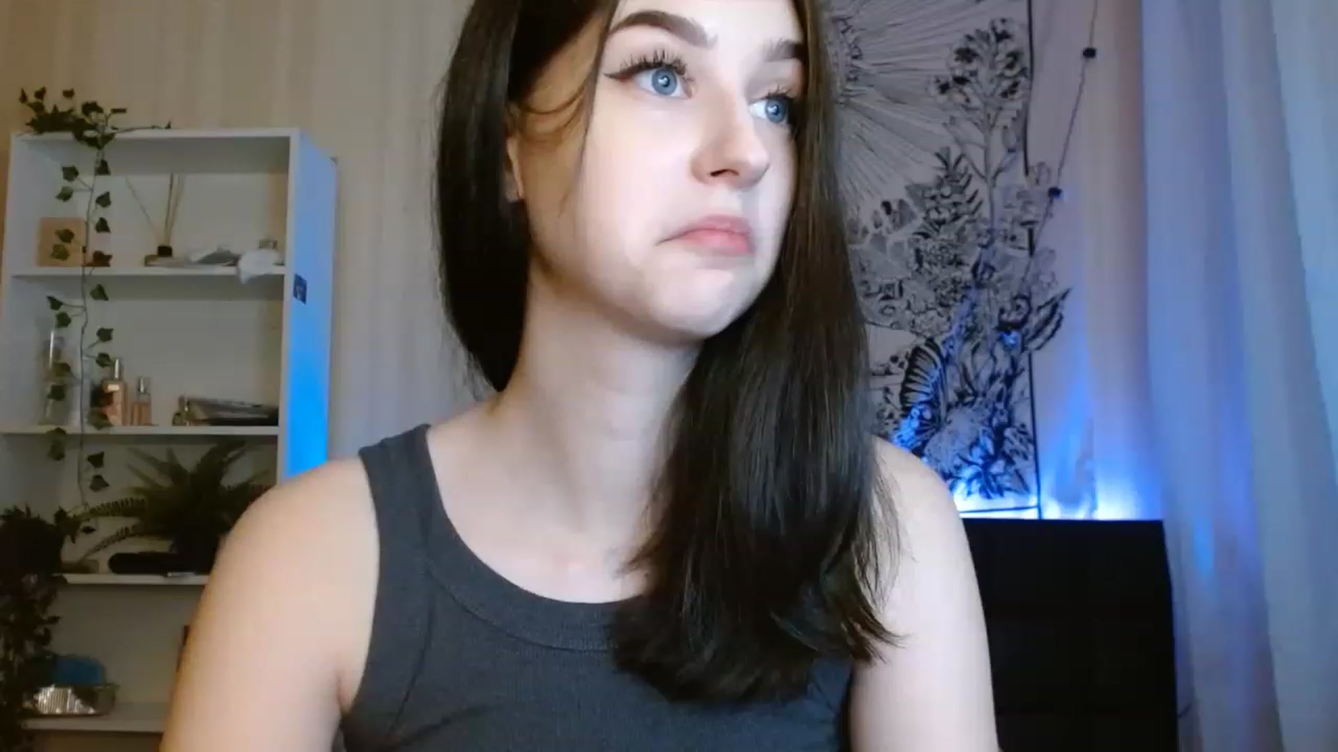 Gallery image thumbnail from ElsieF_'s myfreecams stream on, 08/13/2023, 16:20 image 6 of 20