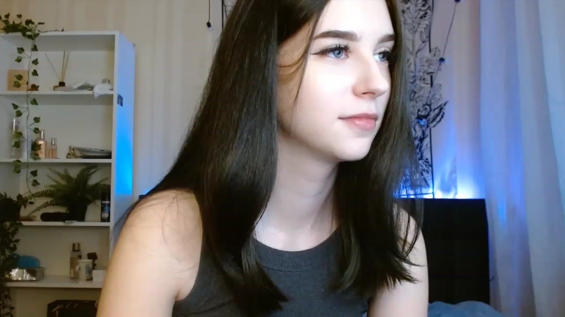 Gallery image thumbnail from ElsieF_'s myfreecams stream on, 08/13/2023, 16:20 image 15 of 20