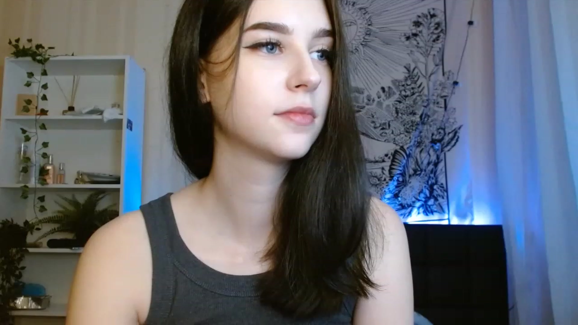 Gallery image thumbnail from ElsieF_'s myfreecams stream on, 08/13/2023, 16:20 image 4 of 20