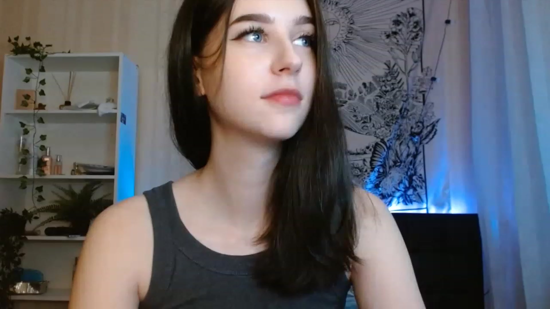 Gallery image thumbnail from ElsieF_'s myfreecams stream on, 08/13/2023, 16:20 image 2 of 20