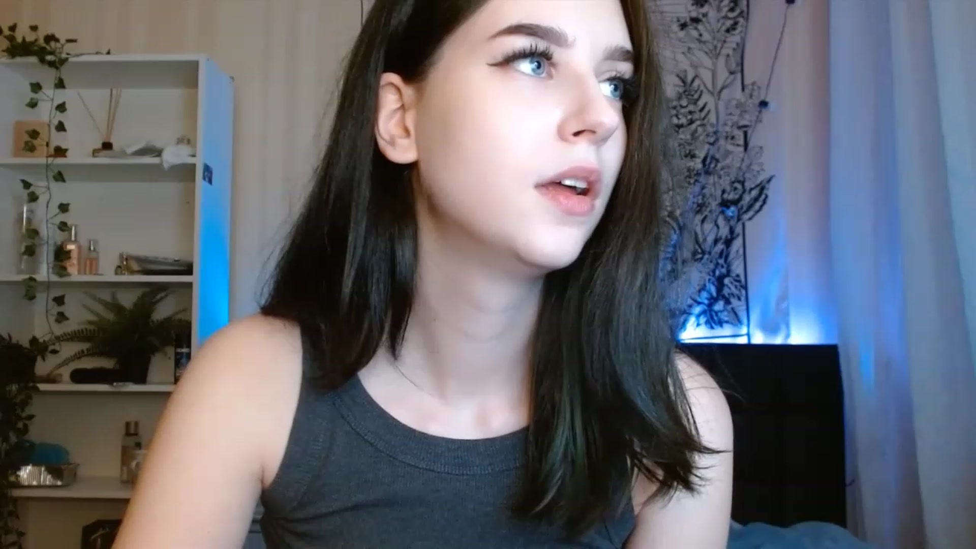 Gallery image thumbnail from ElsieF_'s myfreecams stream on, 08/13/2023, 16:20 image 18 of 20
