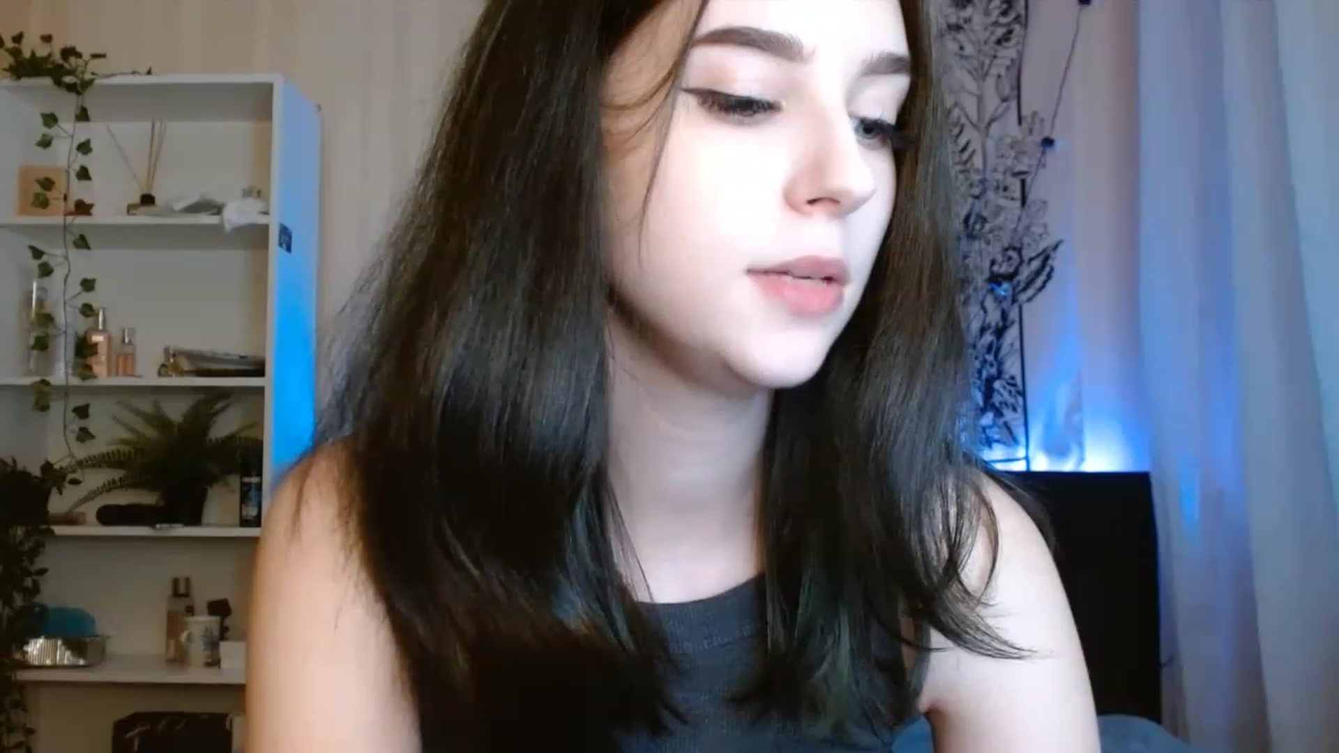 Gallery image thumbnail from ElsieF_'s myfreecams stream on, 08/13/2023, 16:20 image 16 of 20