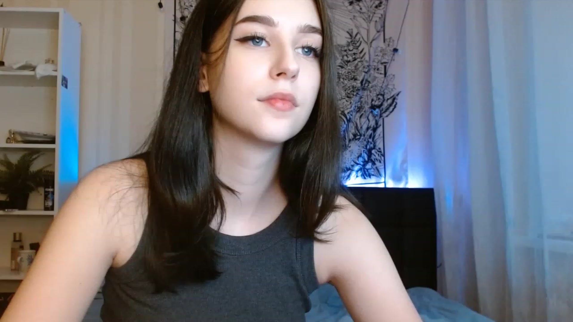 Gallery image thumbnail from ElsieF_'s myfreecams stream on, 08/13/2023, 16:20 image 9 of 20