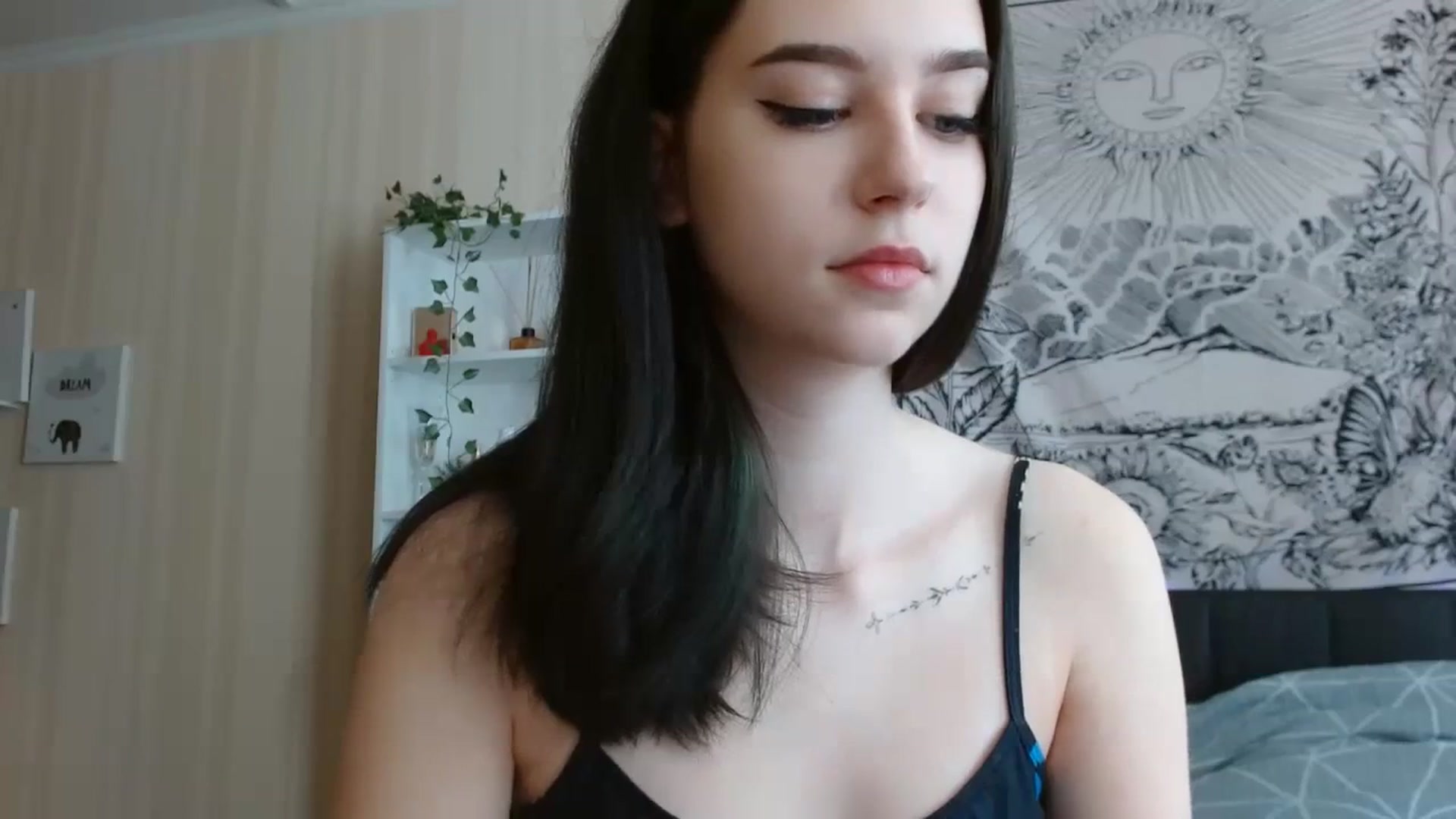 Gallery image thumbnail from ElsieF_'s myfreecams stream on, 08/16/2023, 06:51 image 9 of 20