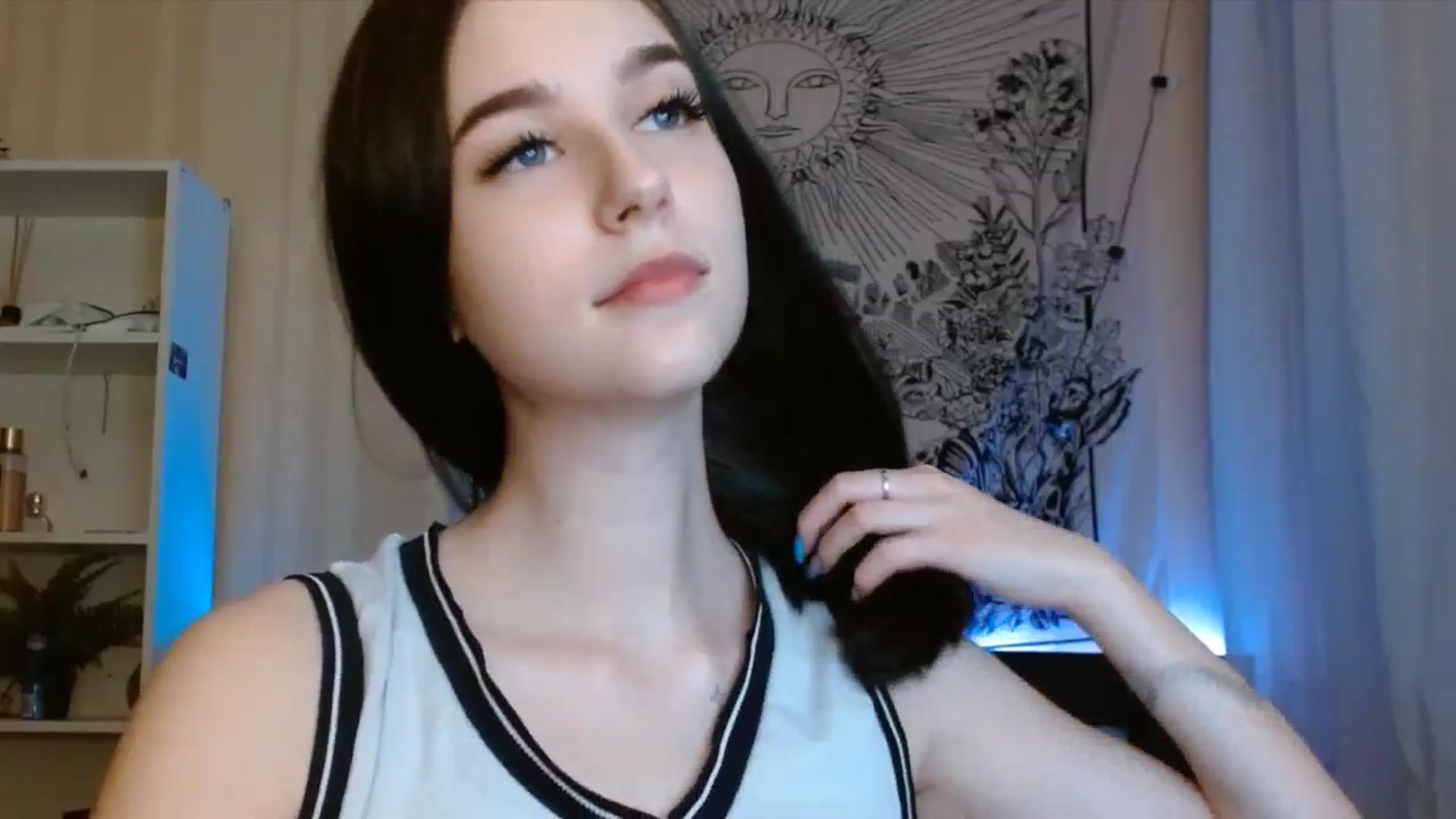 Gallery image thumbnail from ElsieF_'s myfreecams stream on, 08/19/2023, 20:28 image 16 of 20