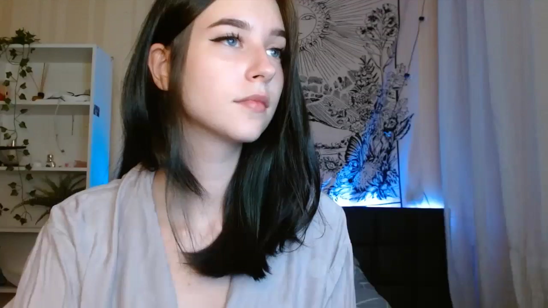 Gallery image thumbnail from ElsieF_'s myfreecams stream on, 08/30/2023, 18:22 image 8 of 20