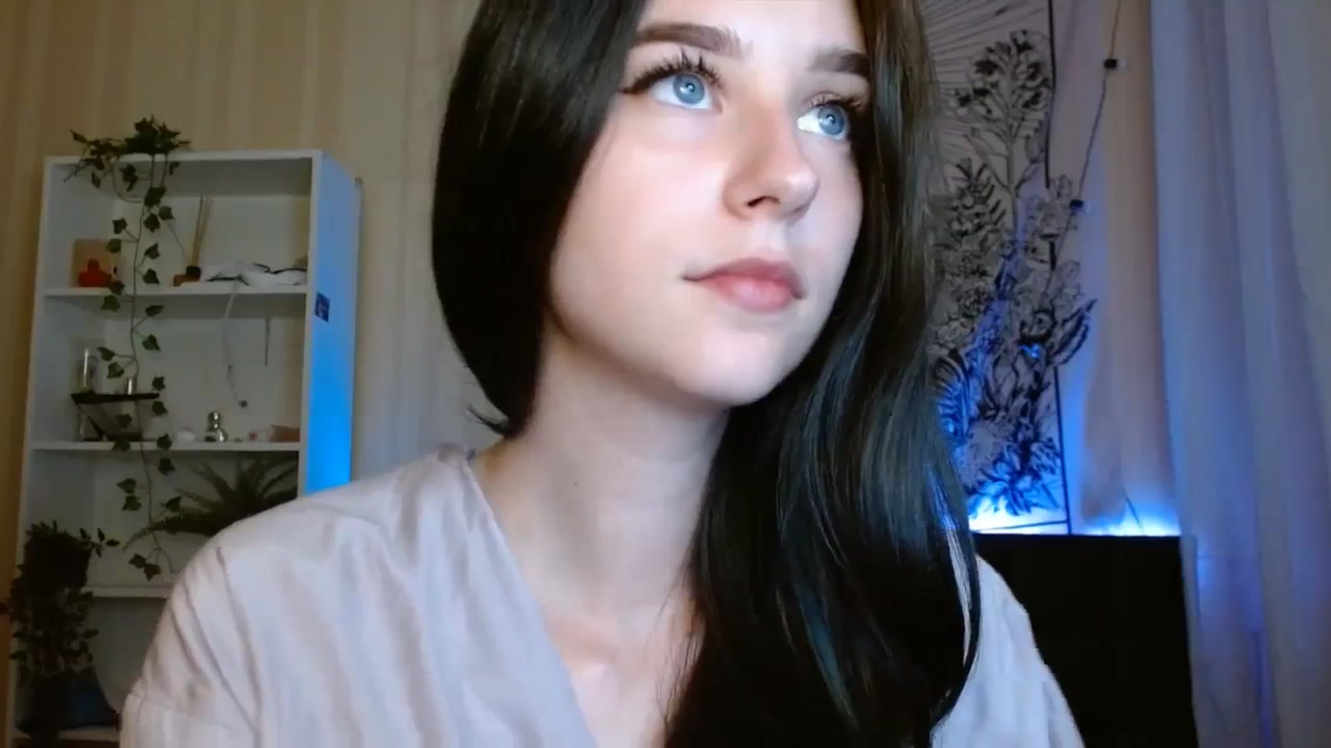 Gallery image thumbnail from ElsieF_'s myfreecams stream on, 08/30/2023, 18:22 image 19 of 20