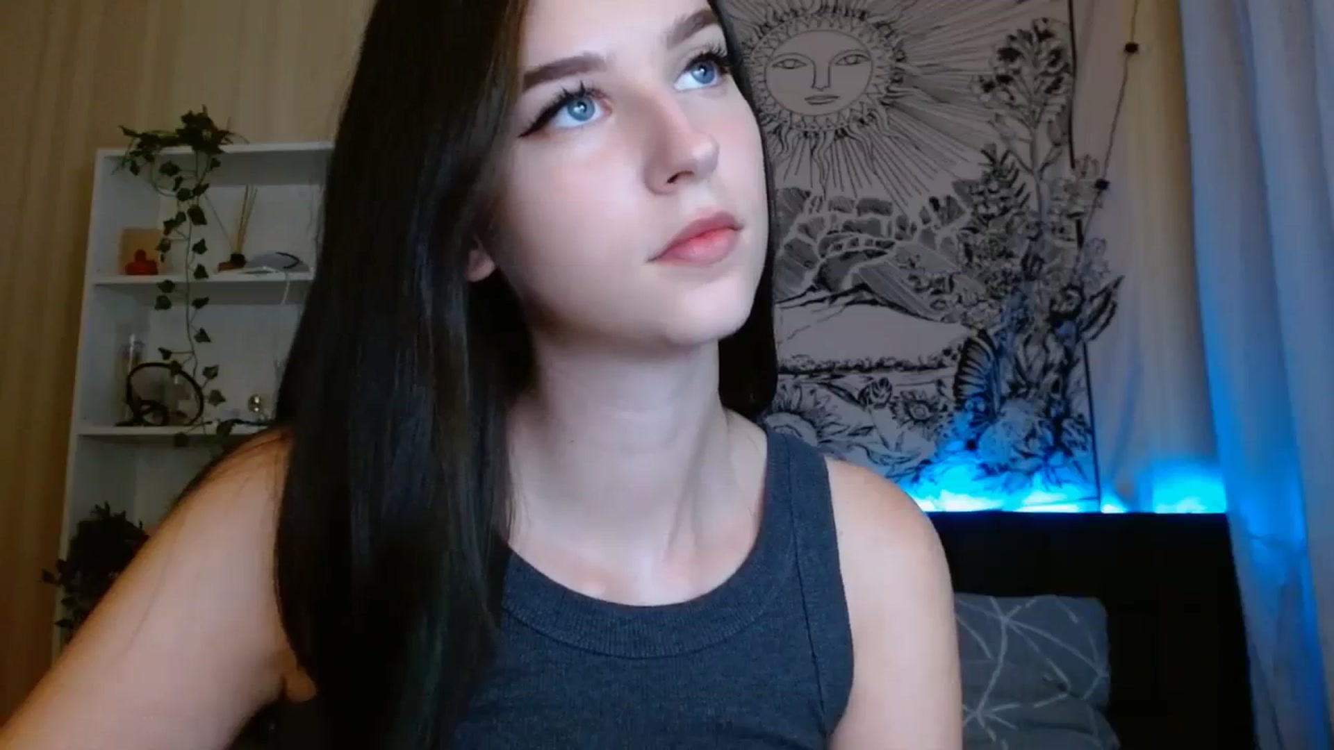 Gallery image thumbnail from ElsieF_'s myfreecams stream on, 09/03/2023, 18:17 image 5 of 20