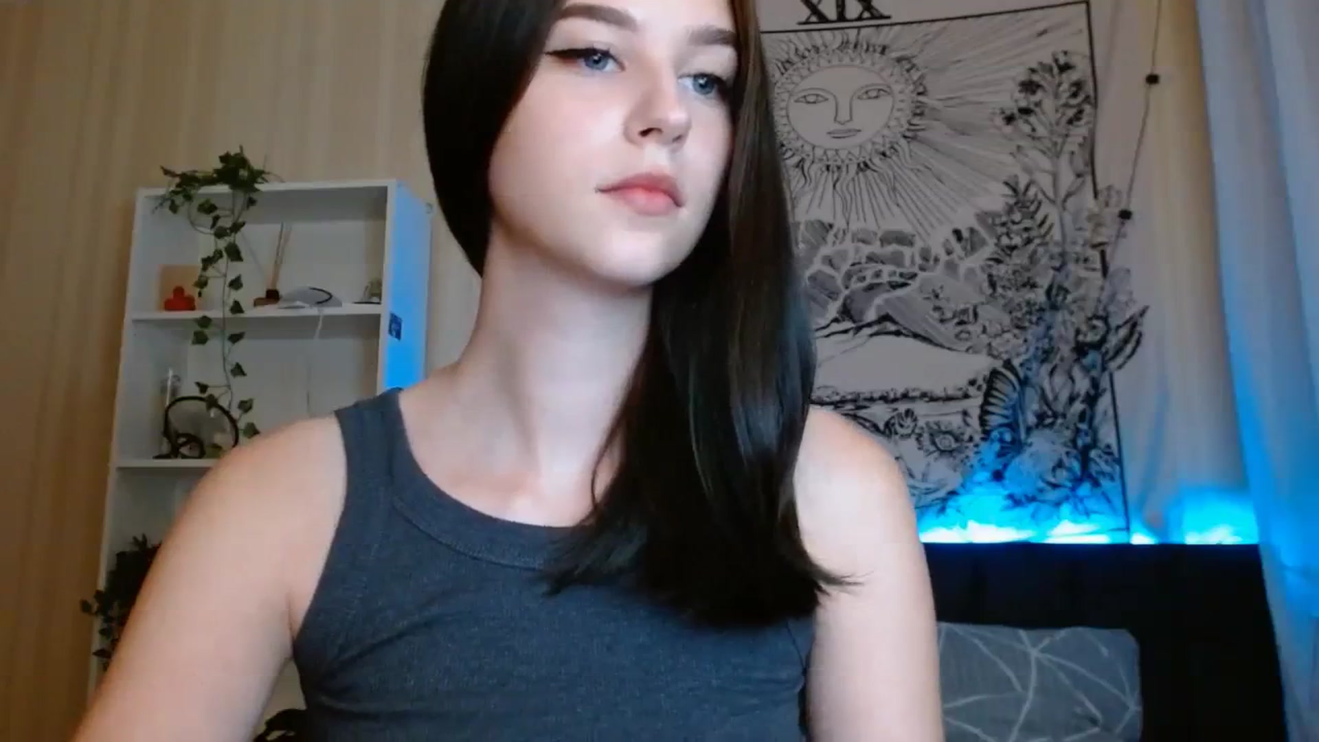 Gallery image thumbnail from ElsieF_'s myfreecams stream on, 09/03/2023, 18:17 image 7 of 20