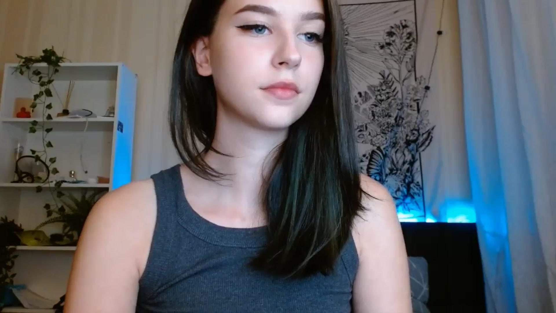 Gallery image thumbnail from ElsieF_'s myfreecams stream on, 09/03/2023, 18:17 image 17 of 20