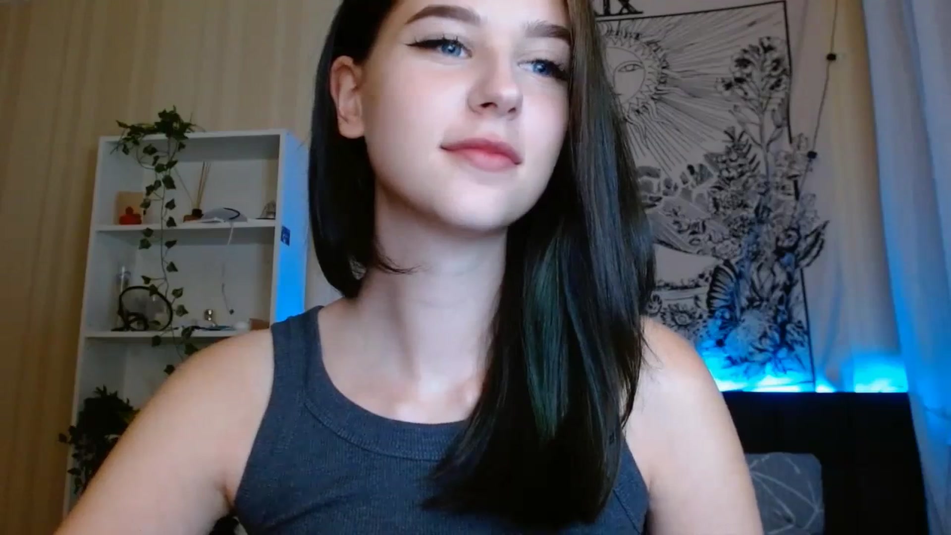 Gallery image thumbnail from ElsieF_'s myfreecams stream on, 09/03/2023, 18:17 image 16 of 20