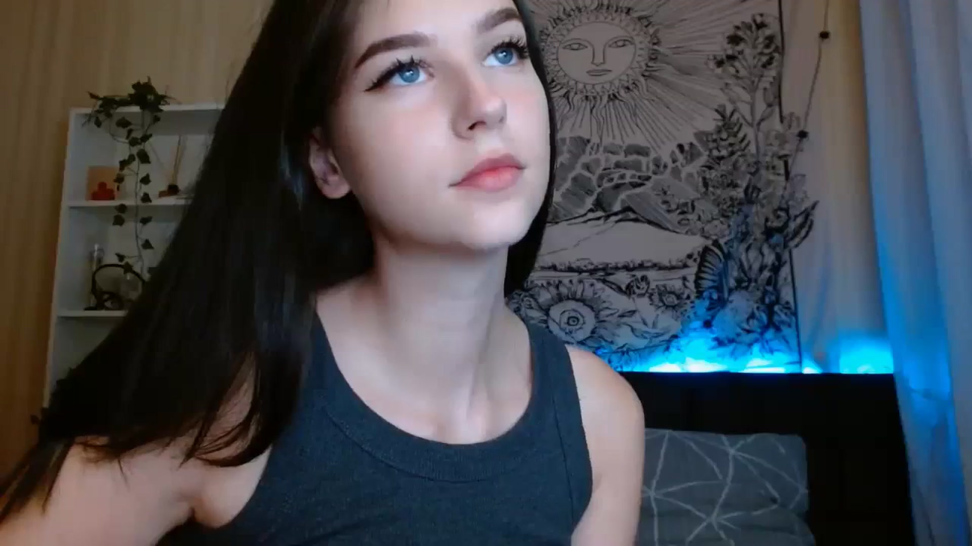 Gallery image thumbnail from ElsieF_'s myfreecams stream on, 09/03/2023, 18:17 image 4 of 20