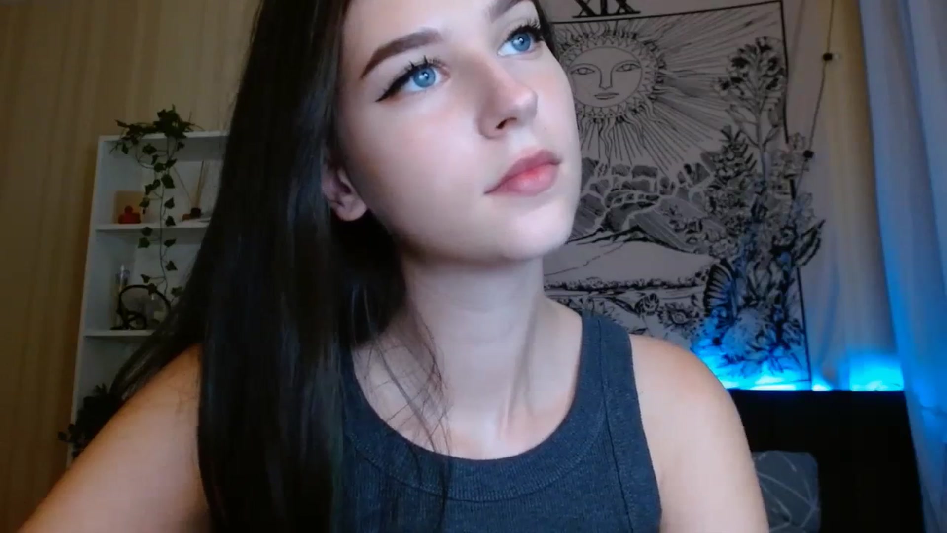 Gallery image thumbnail from ElsieF_'s myfreecams stream on, 09/03/2023, 18:17 image 12 of 20