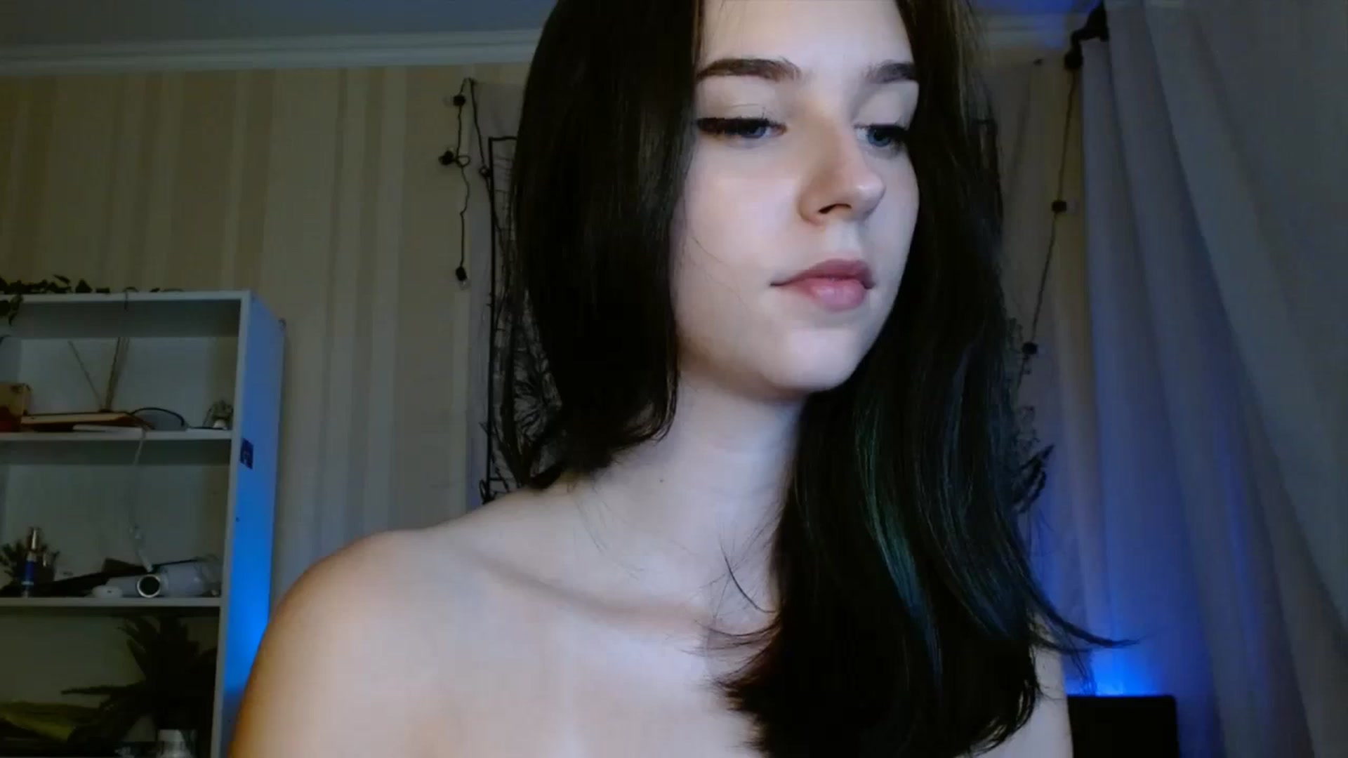 Gallery image thumbnail from ElsieF_'s myfreecams stream on, 09/10/2023, 19:16 image 7 of 20